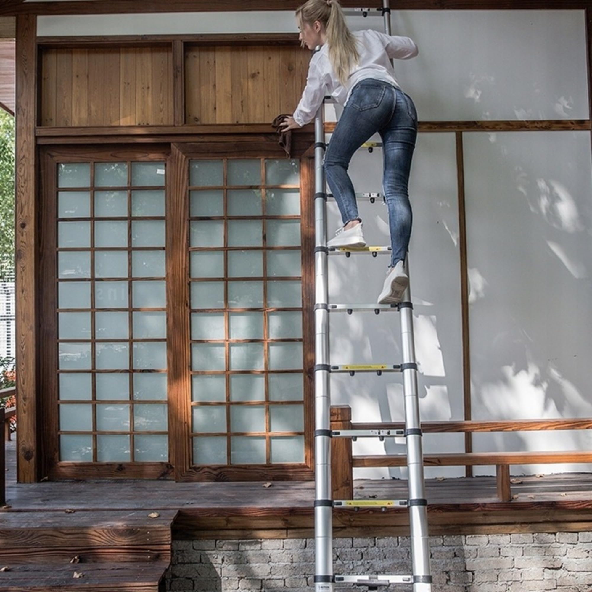 Teleskopleiter Ausziehbar aus Aluminium – 5,8m / 580cm Klappbare Anlegeleiter, rutschfeste Teleskop Leiter, Belastbar & Platzsparend, Höhenverstellbare Leiter für Haushalt & Baustelle 150kg