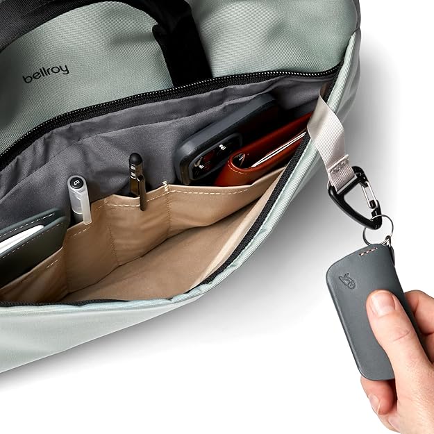 Bellroy Via Work Bag (14L laptop messenger bag) - Black : Amazon