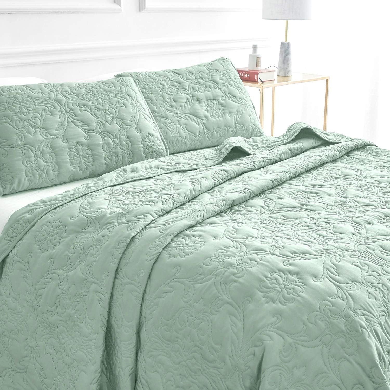 Sophia and William 3 Pieces Quilt Set Queen/Full Size with 1 Quilt and 2 Pillow Shams, Reversible Microfiber Bedding Bedspread Coverlet Set, Cozy, Lightweight and Hypoallergenic, Sage