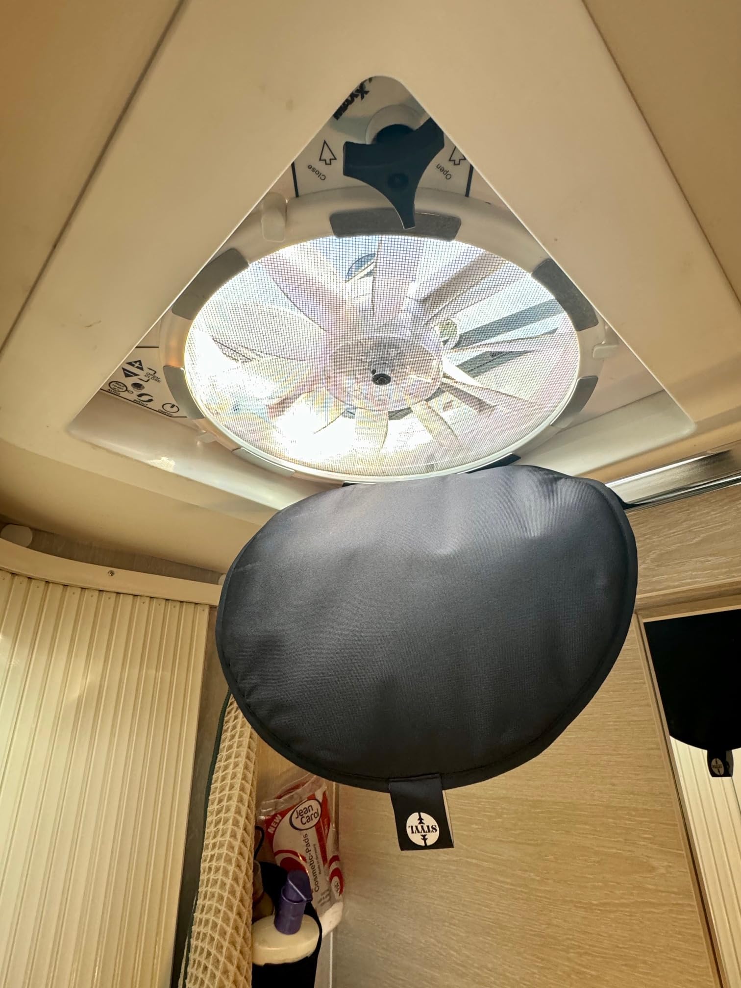 STYYL magnetische Verdunkelung/Thermoabdeckung passend für den Maxxfan Maxxair Dachlüftungs-Verdunkelungsabdeckung – universell für Wohnmobile, Vans, Campingbusse und Wohnwagen