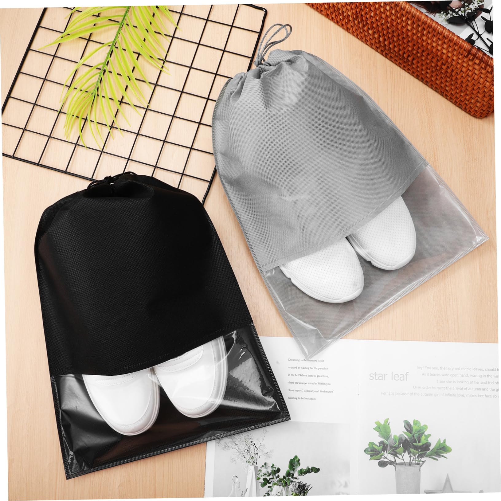 KOMBIUDA 20 Stück Schuhbeutel mit Zugband Transparente Aufbewahrungstaschen Non Woven Material für Reisen und Verschiedene Schuharten Schwarze und Graue Beutel