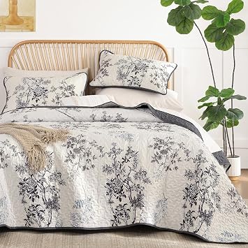 WONGS BEDDING Floral King Quilt Set,3 Pieces Grey Botanical Leaf & Butterfly Pattern Quilts Bedspread Set,Soft Beautiful Farmhouse Plants Coverlet Bedding Set for All Seasons104"90"