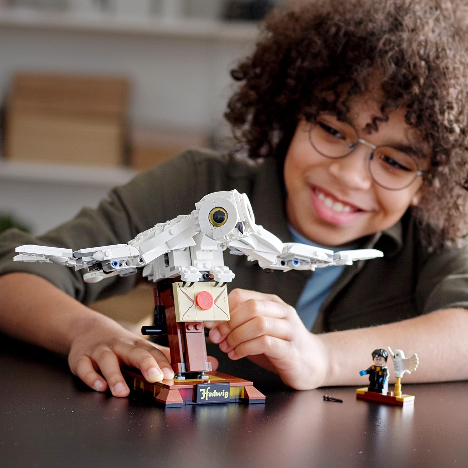 LEGO Harry Potter Hedwig 75979 Cool, Collectible, Mechanical Toy, Hedwig the Owl Delivering a Letter from Hogwarts; Great Christmas or Birthday Gift for Kids Who Love Harry Potter Toys (630 Pieces)