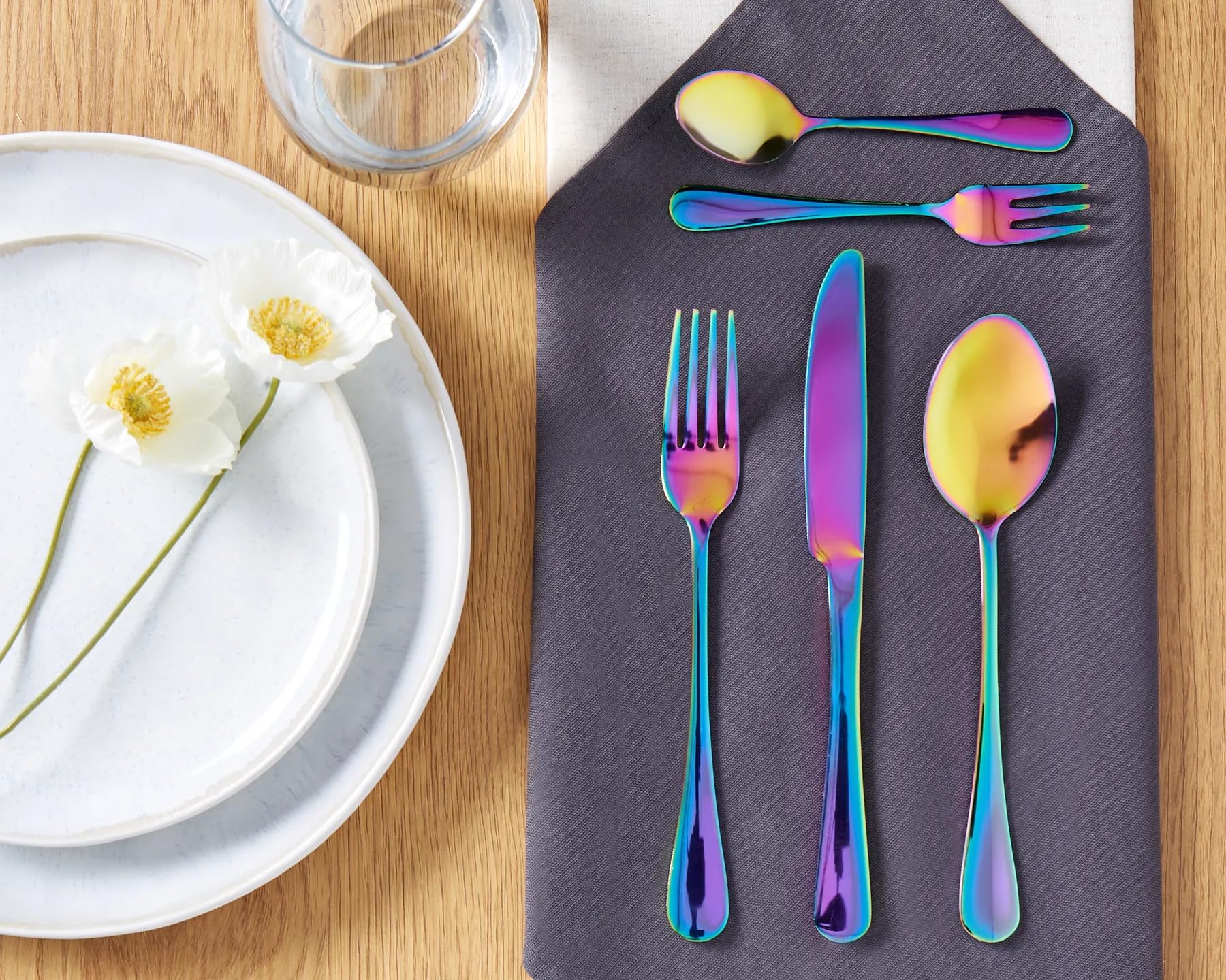 Besteckset 30 teilig für 6 Personen, Edelstahl Besteck Set mit Messer, Gabel, Löffel, Teelöffel & Kuchengabel, 18/8 Edelstahl Tafelbesteck bunt, Modernes Besteck Set spülmaschinengeeignet, Geschenkbox