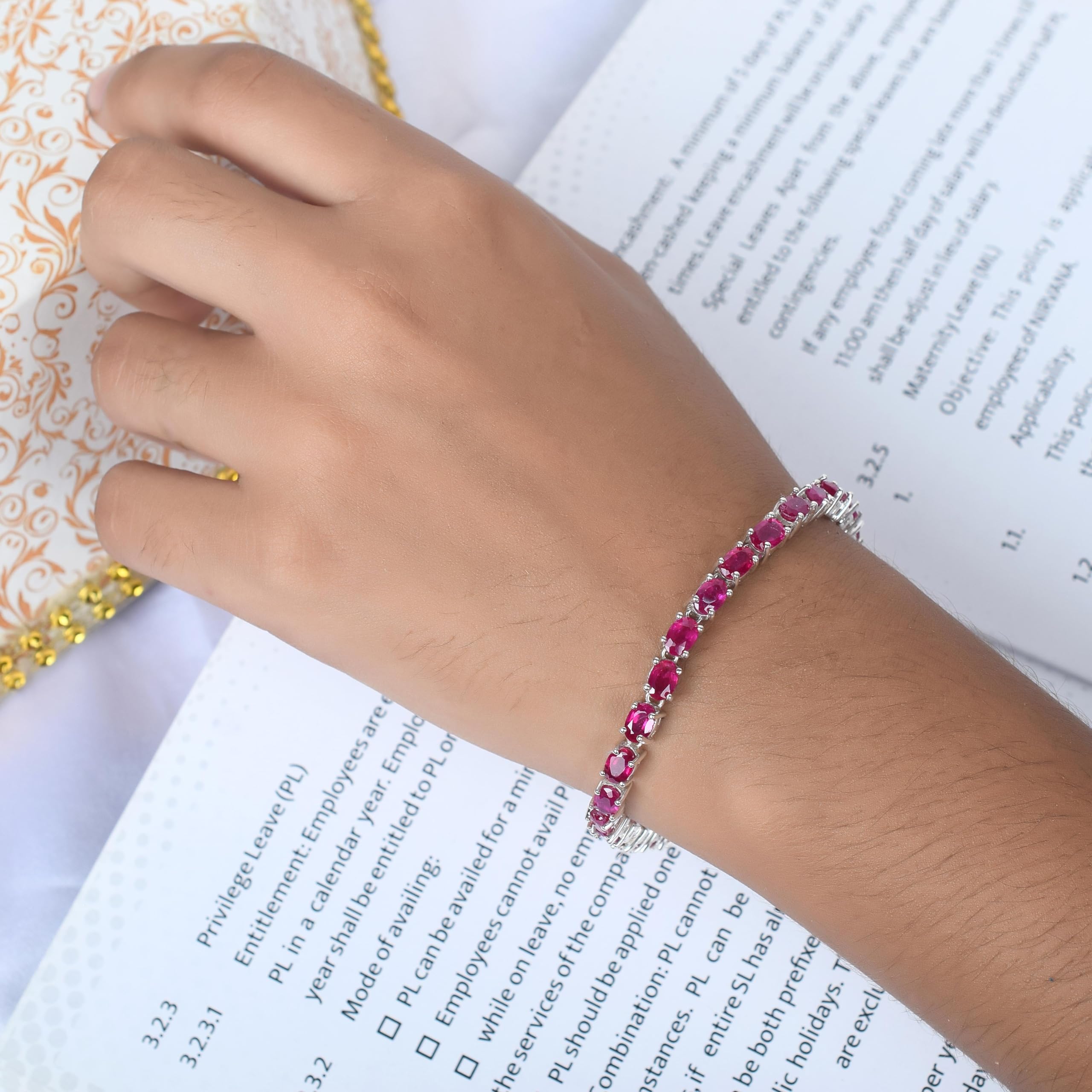 Pulsera de tenis de rubí, piedra natal de julio, 6 x 4 mm, piedras preciosas rojas facetadas ovaladas en blanco chapado en rodio blanco, pulsera clásica con cierre de caja para