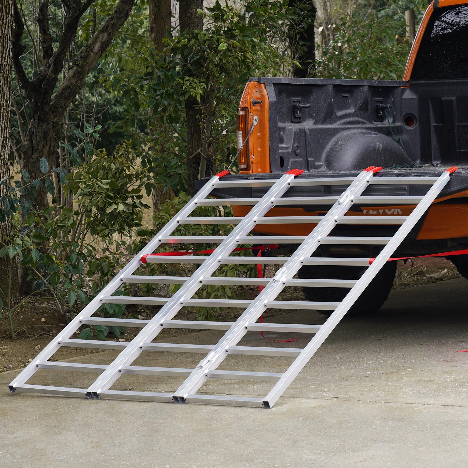 VEVOR Aluminiowa rampa najazdowa, 1500 funtów, składana rampa najazdowa z pasami nośnymi, składana rampa najazdowa do motocykla, traktora, ATV/UTV, ciężarówki, kosiarki, pługa śnieżna, 77"L x 54", 1