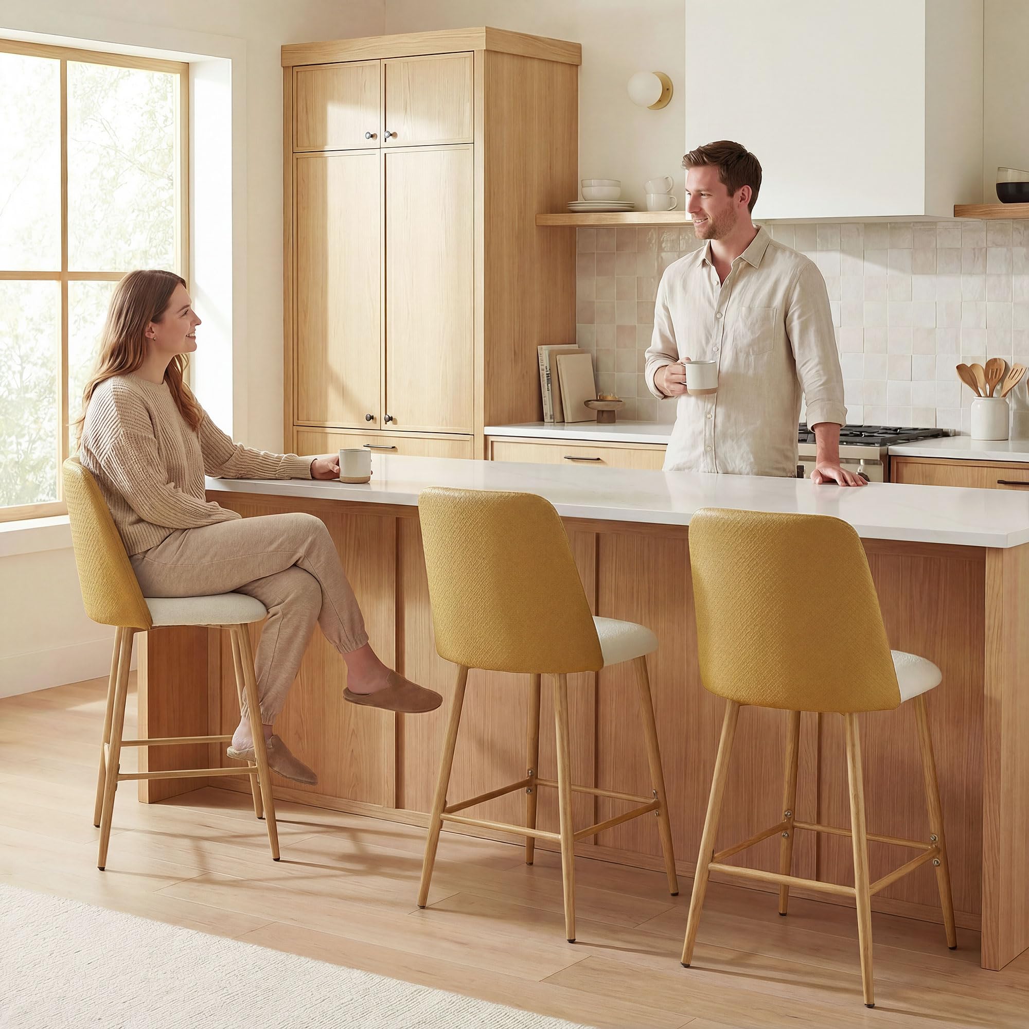 HOMCOM Juego de 2 Taburetes de Bar con Respaldo, Reposapiés Marrón | Taburetes Altos de Cocina, Respaldo Efecto Tejido con Lino Cepillado y PU, Marco de Acero, Asiento de 65 cm de Altura