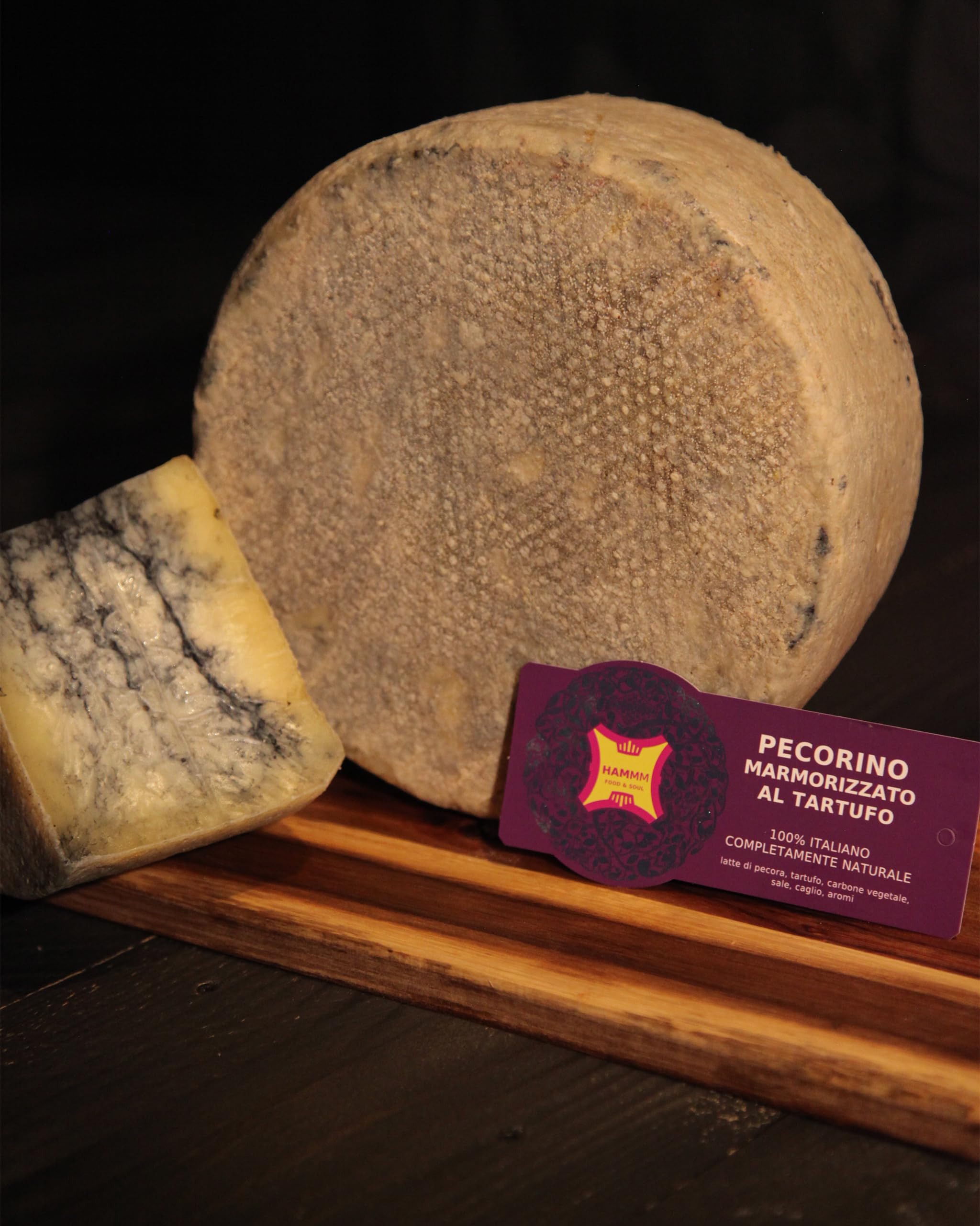 Pecorino al Tartufo Nero, Formaggio Artigianale Italiano, Gusto Intenso e Aromatico, Ideale per Taglieri e Degustazioni, 450 g