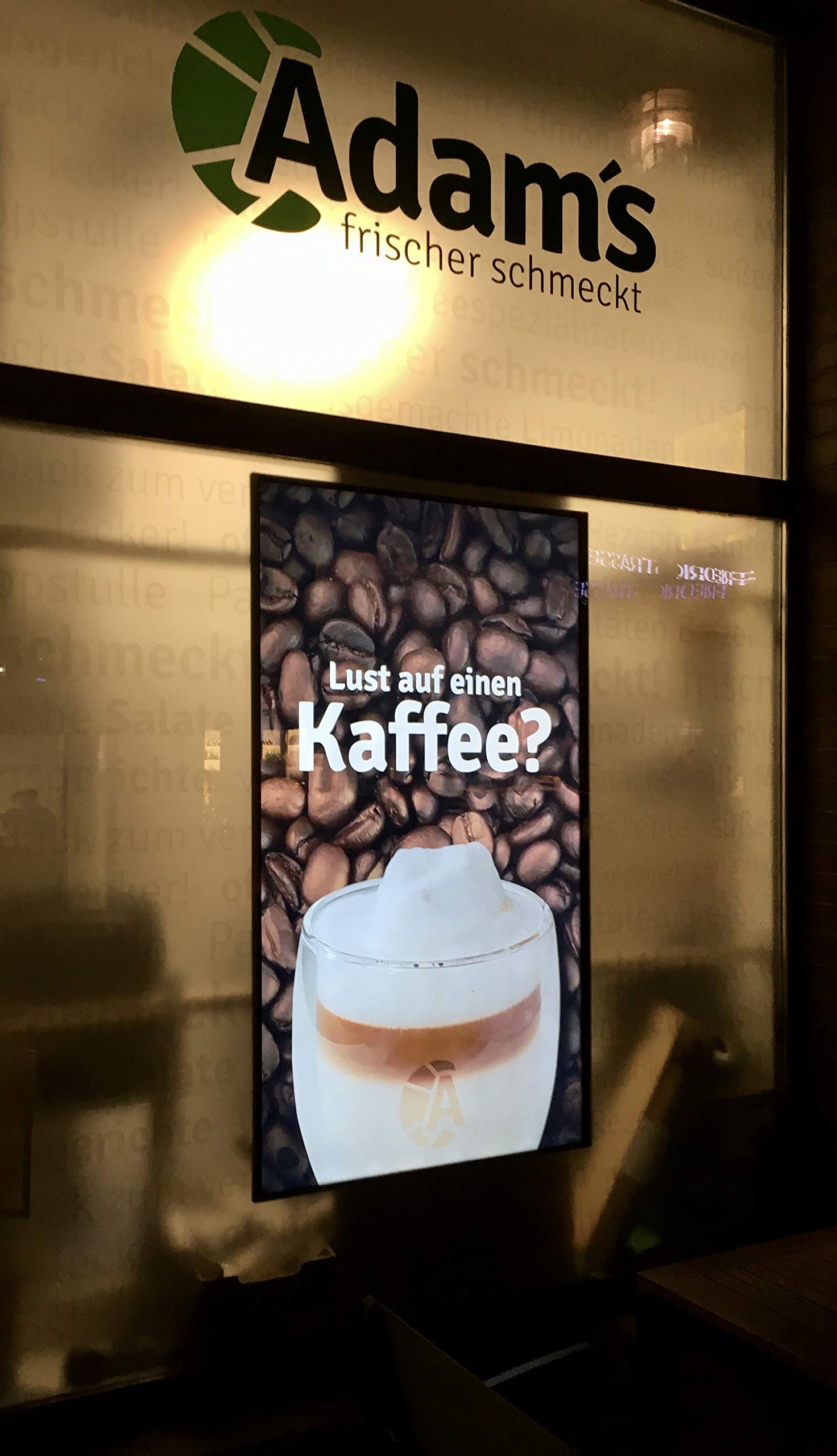 Digital Signage: Einfache & Günstige Werbung im Schaufenster, Eingang oder Menüboard. Digital und schnell auf jedem TV, Fernseher & Bildschirm. Software & Player HDMI+WLAN