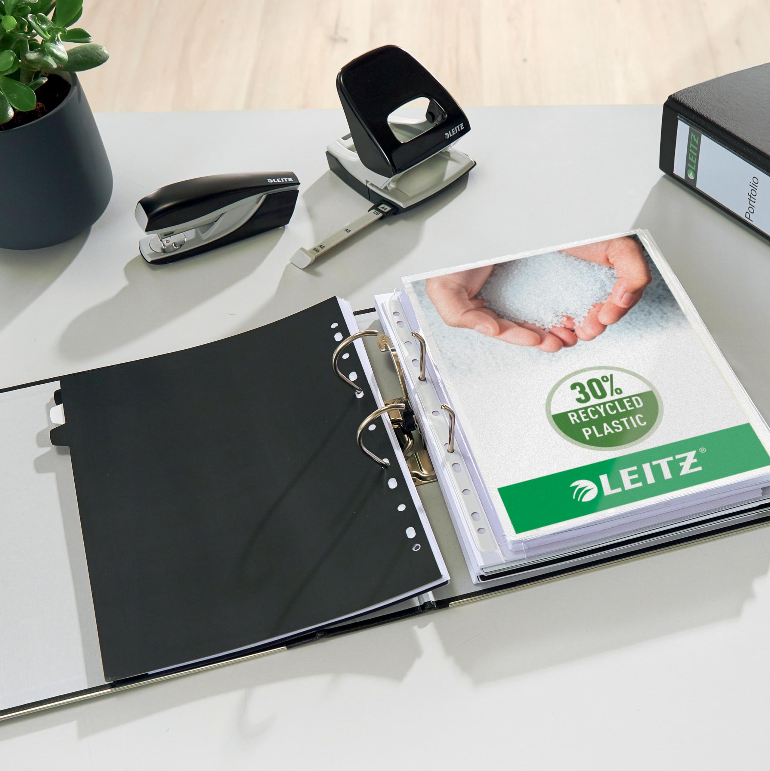 Leitz 10105052 - Raccoglitore in plastica a 180°, formato A4, turchese, larghezza dorso 8,2 cm, copertina laminata in PP