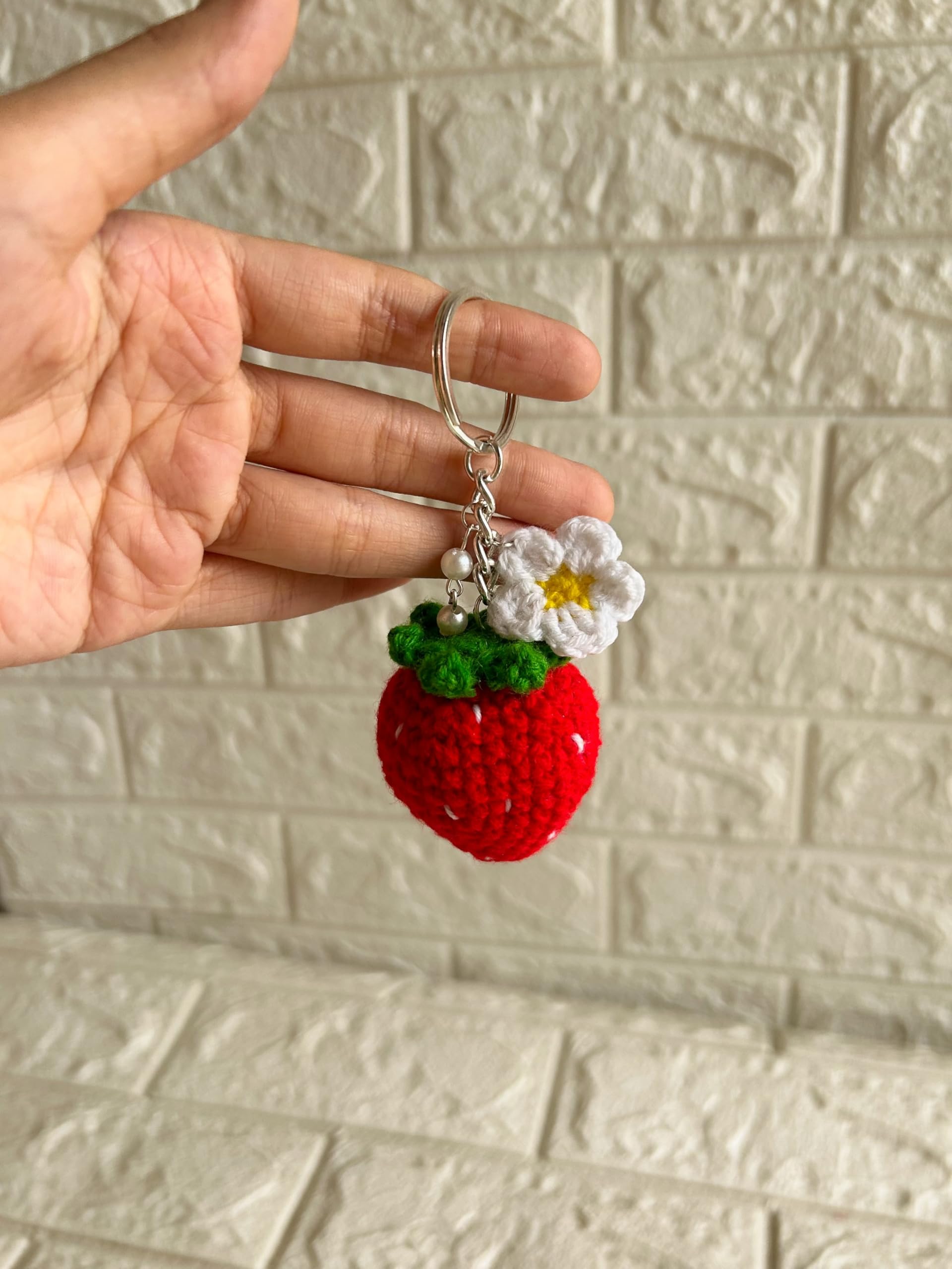 GenericHandmade Crochet Strawberry Daisy Keychain for Women, Girls, Teens