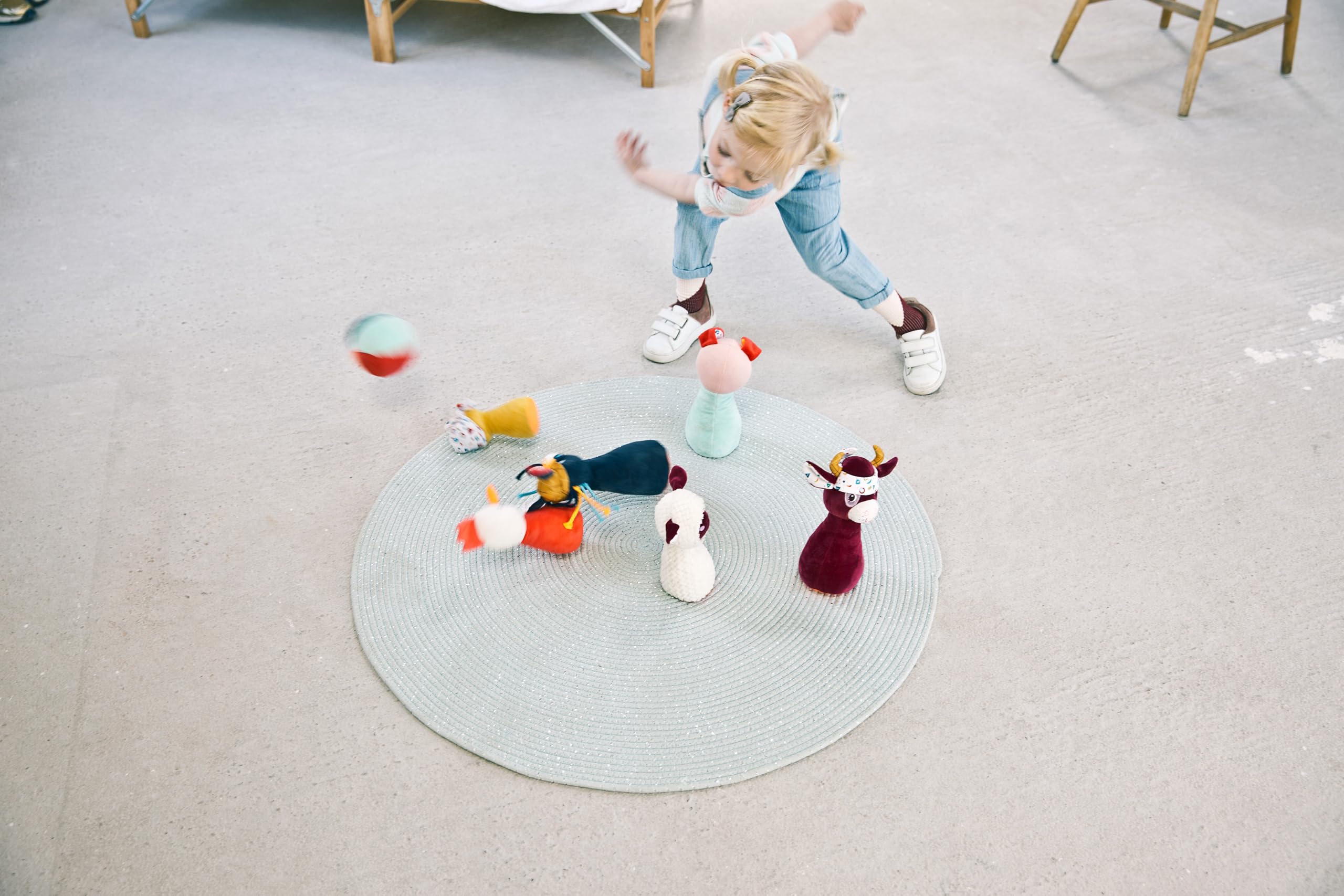 Lilliputiens - Mi Primer Juego de Bolos de la Granja - Juego de Bolos de Tela para bebés - Desarrollo de la motricidad - Desde 18 Meses - Animales de la Granja - Colorido y Suave - 83159