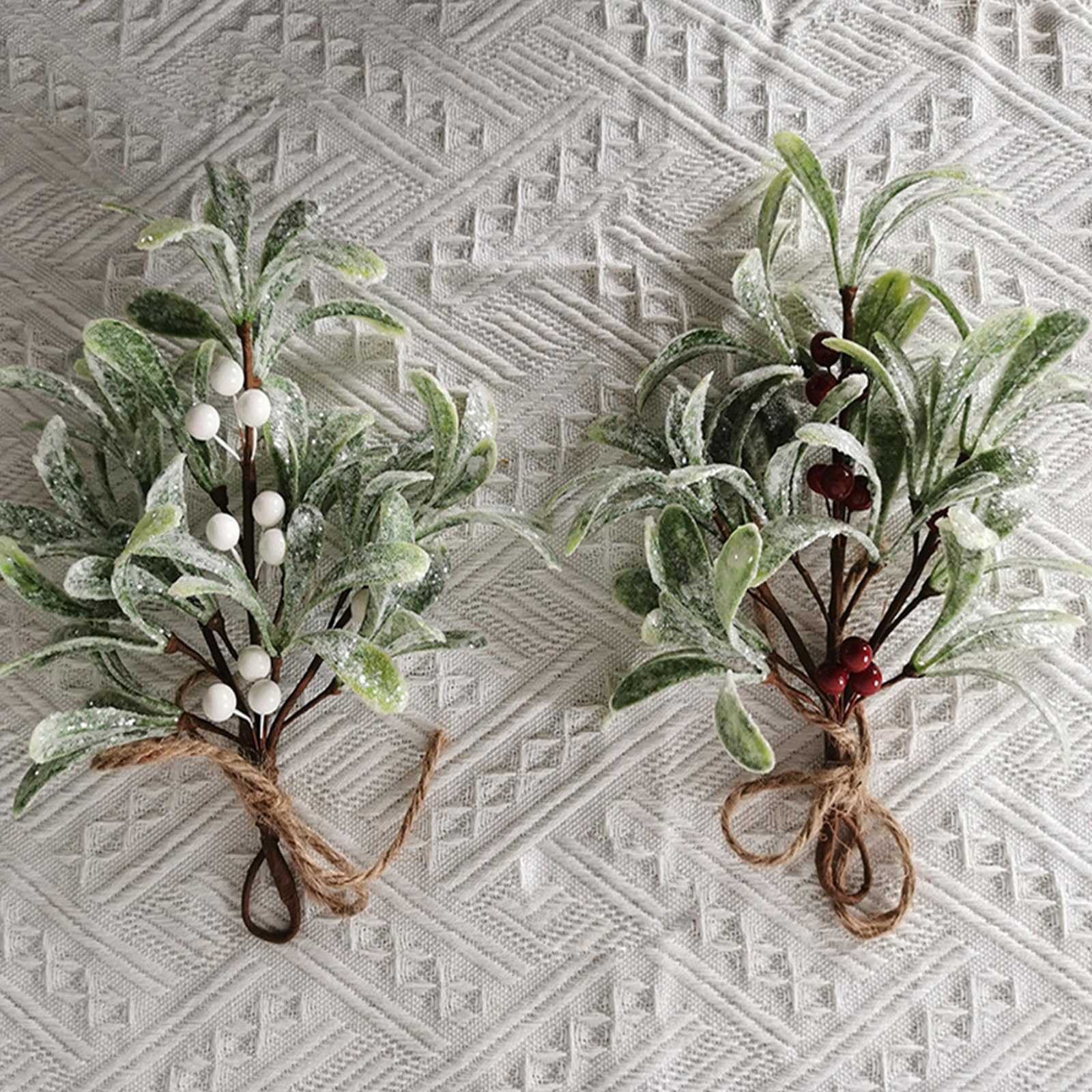 HsentimenH 4 Stück Weihnachts Mistelzweig Dekoration, Künstliche Mistelzweige, 23 cm Glitzer Misteldekoration mit Weiß Roten Beeren Weihnachtsbaum Zubehör, Hängende Mistelverzierung für Baumtür