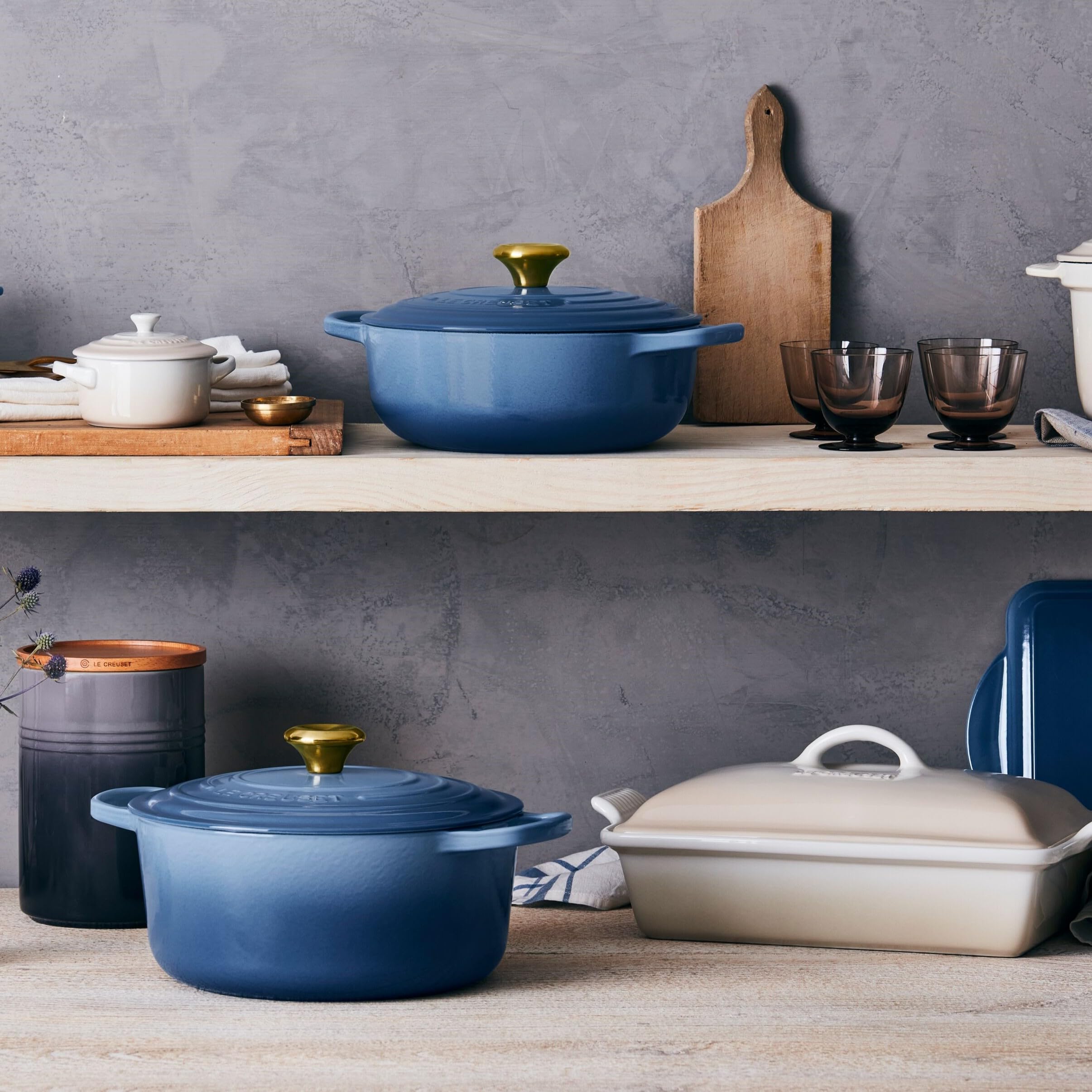 Le Creuset Okrągła Brytfanna Żeliwo, Ø 20 cm, Okrągła, Nadaje się do wszystkich rodzajów płyt grzewczych i indukcyjnych, Tom: 2,4 l, 3,092 kg, Chambray, 21177204344441