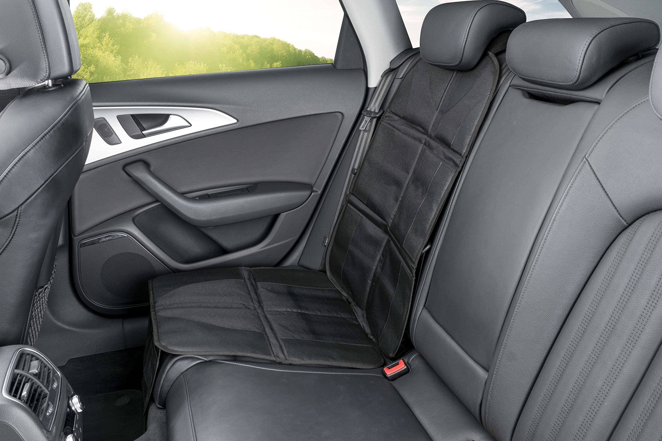Walser Protège-siège Enfant, Protège-siège Voiture pour siège Enfant, Protège-siège Voiture antidérapant, George Premium XL Compatible ISOFIX Noir