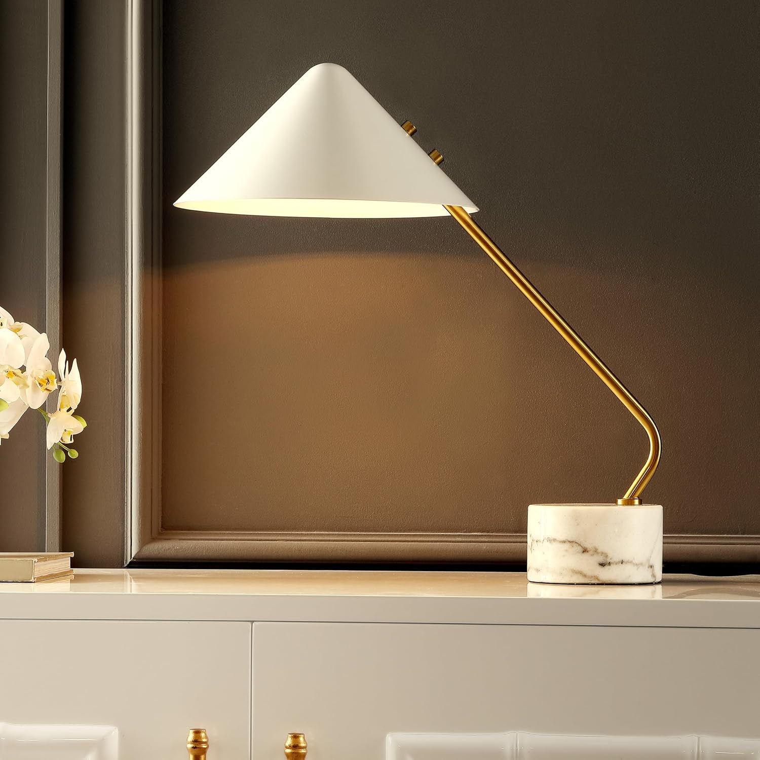 SAFAVIEH Lighting Collection Shields White/Brass 21-inch Table Lamp (LED Bulb In…