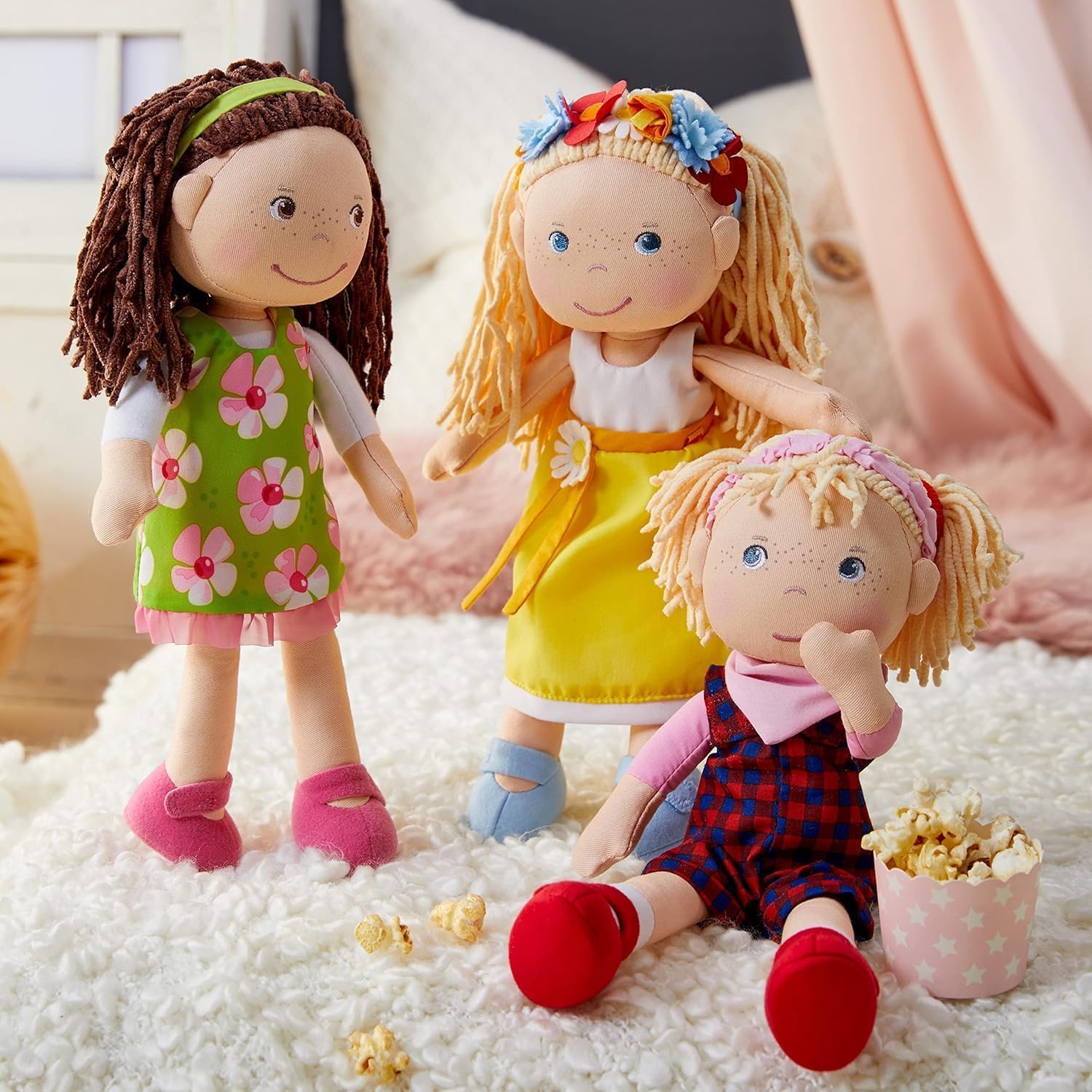HABA Kuschelpuppe Coco – Weiche Stoffpuppe 30 cm, ideal für Mädchen und Jungen, waschbar und leicht an- und auszuziehen, ab 1,5 Jahren – 1303666001