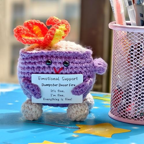Miniatura 2 de Levvohd Decoración de Contenedor de Basura de Apoyo Emocional Fire, Divertida Muñeca de Ganchillo y Tejido Hecha a Mano, Lindos Accesorios de