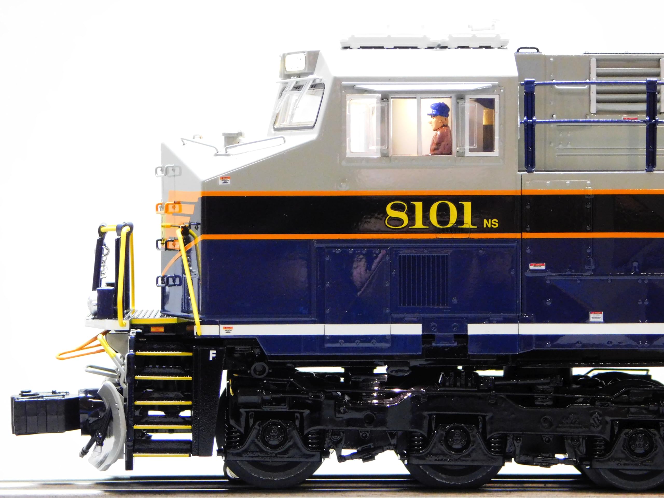 Lionel BTO Central of Georgia Legacy ES44 Diesel Locomotive O Gauge 2433471