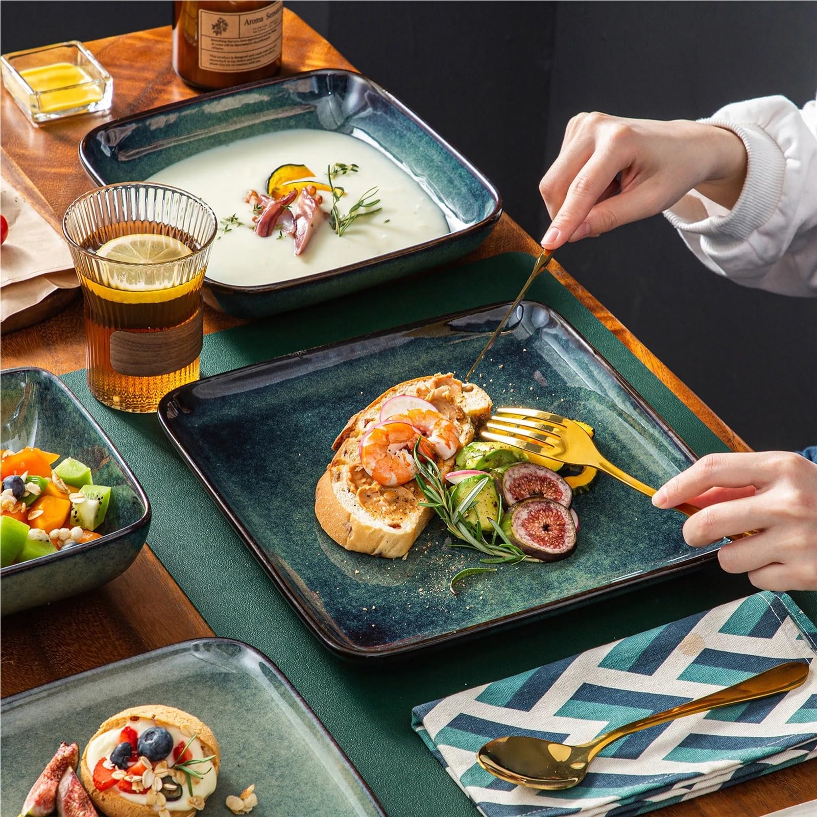 SAeWare Servizio da tavola in ceramica, set da tavola quadrato verde per cambiare forno smaltato, 16 pezzi, stoviglie da cucina in ceramica per 4 persone, blu, 16 pezzi
