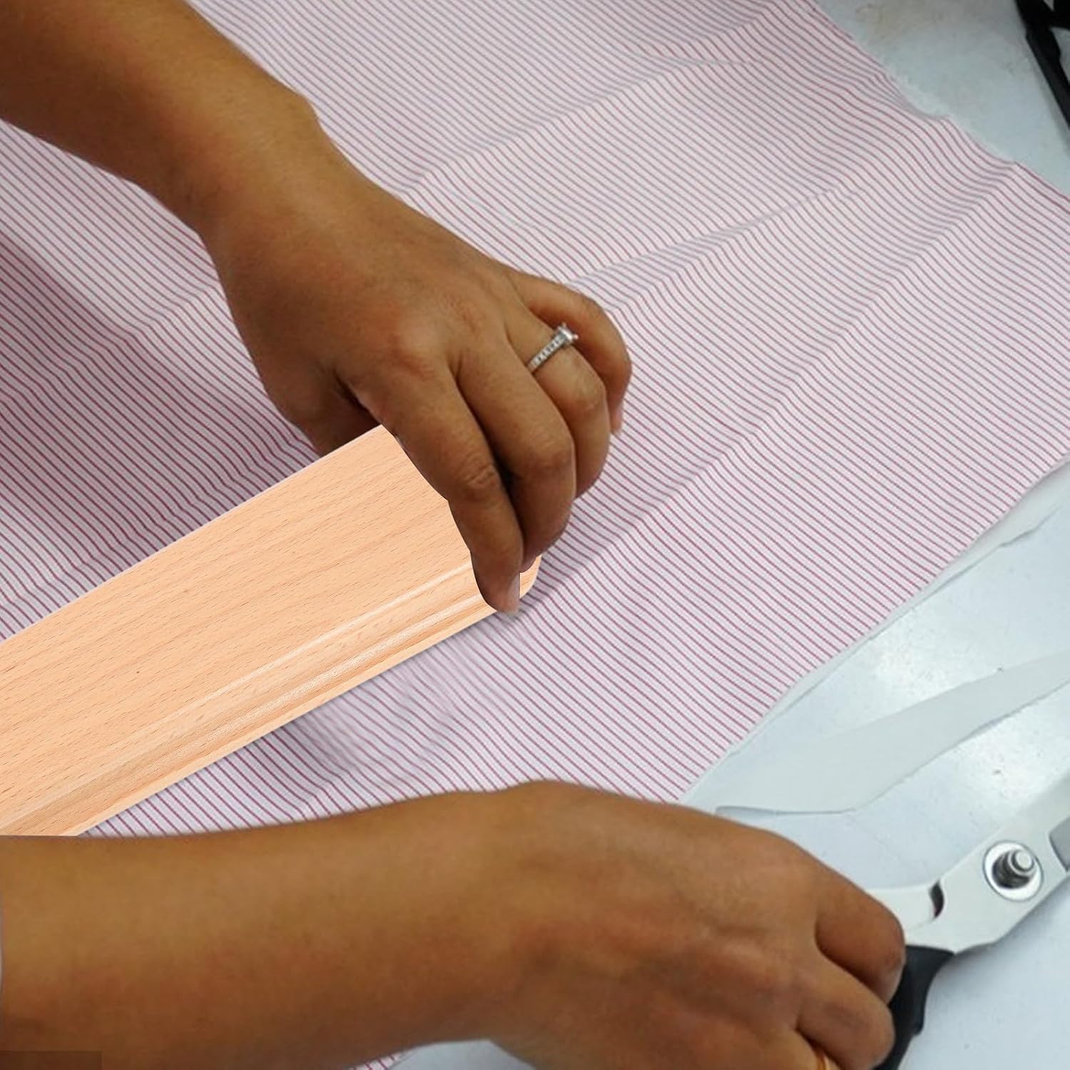 BUTIFULSIC Wood Clapper Tailor Tool for Quilting and Sewing with Multifunctional Design and Seam Flattening, Natural Wood Grain Material for Tailoring and Pressing Seam Roller Use