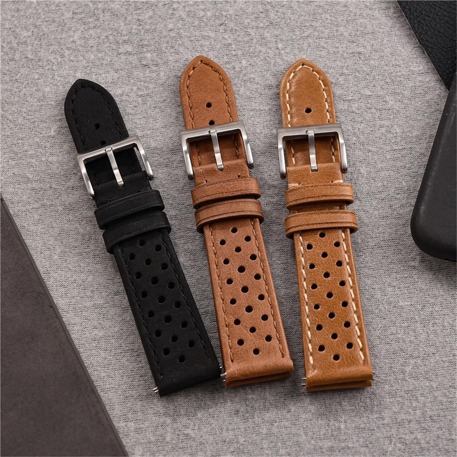 Generico Vintage-Uhrenarmband im Racing-Stil: perforiertes Leder, Schnellverschluss 18-22 mm