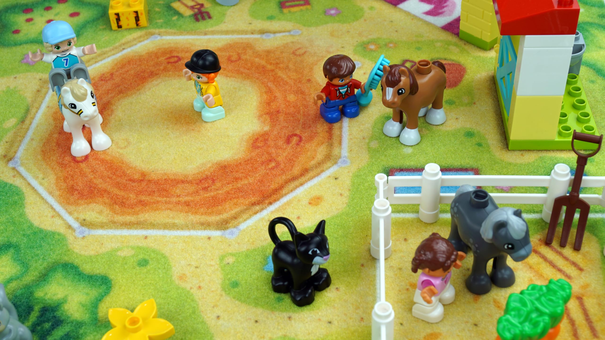 HuggyPlay Tapis de Jeu Poney Ferme Tapis pour Enfants 90 x 150 cm