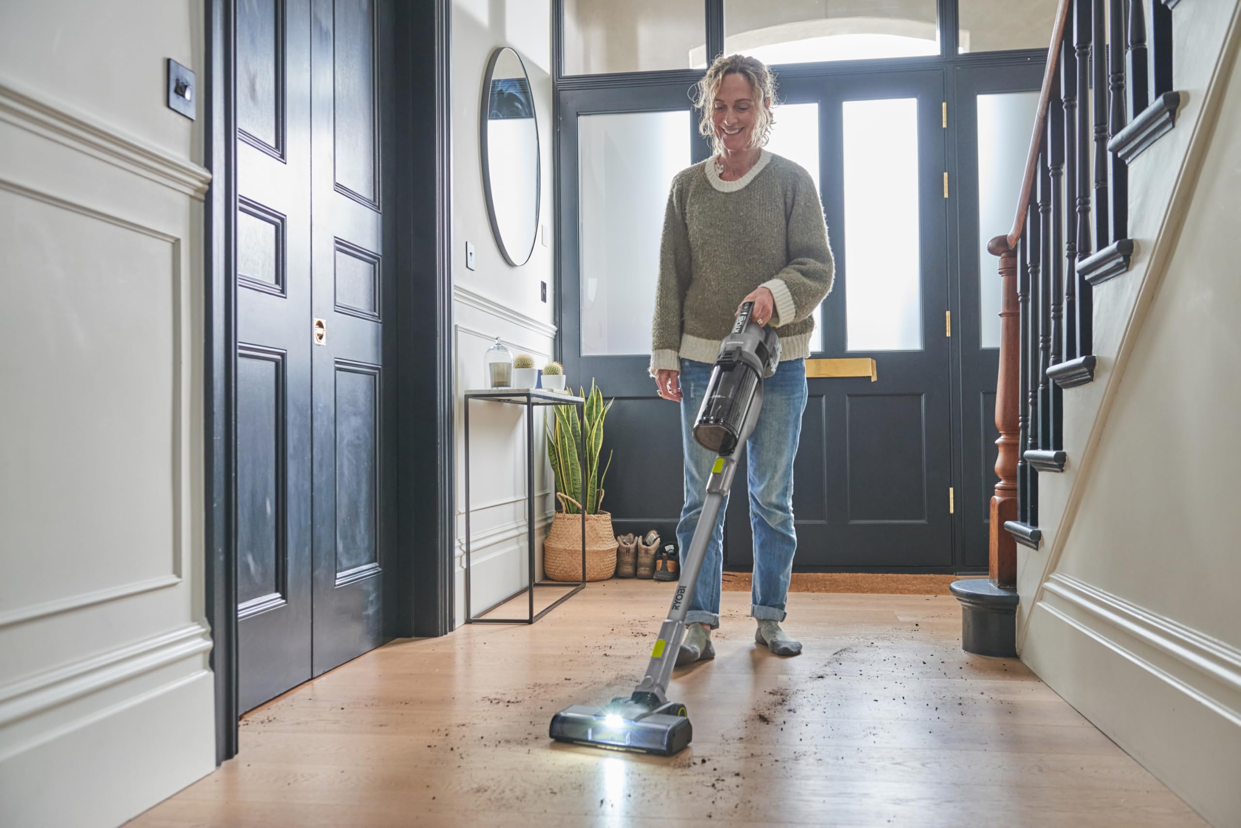 RYOBI Aspirapolvere Brushless Senza Fili a Batteria 18V ONE+ con Spazzola Motorizzata 26,5 cm, Batteria 4.0 Ah e Caricabatterie – Pulizia Profonda di Tappeti e Pavimenti, RSVS18BL-1C40G