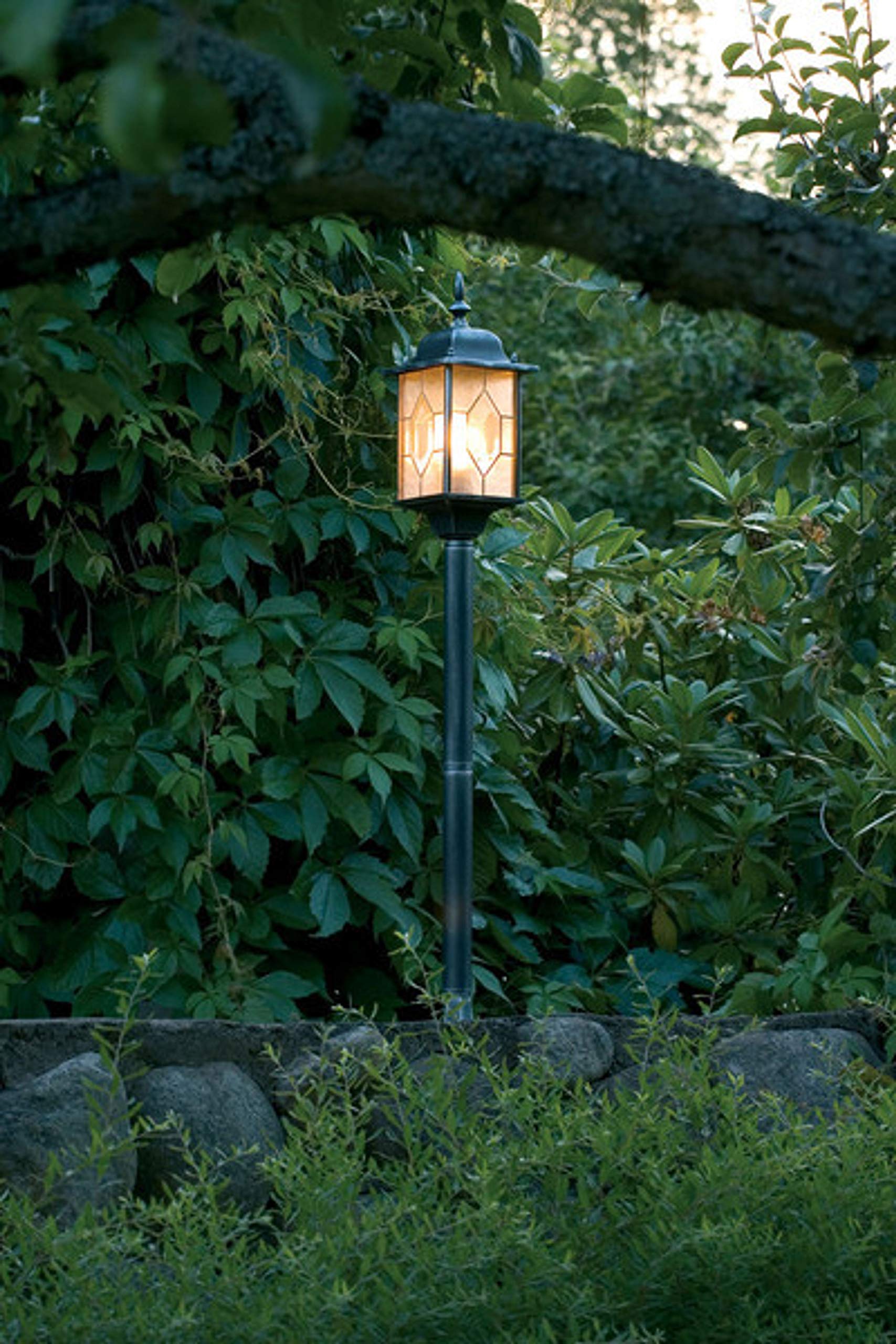Konstsmide Milano 7245 Wegeleuchte (B: 16cm T: 16cm H: 105cm, 1x75W, IP43) schwarz/silber