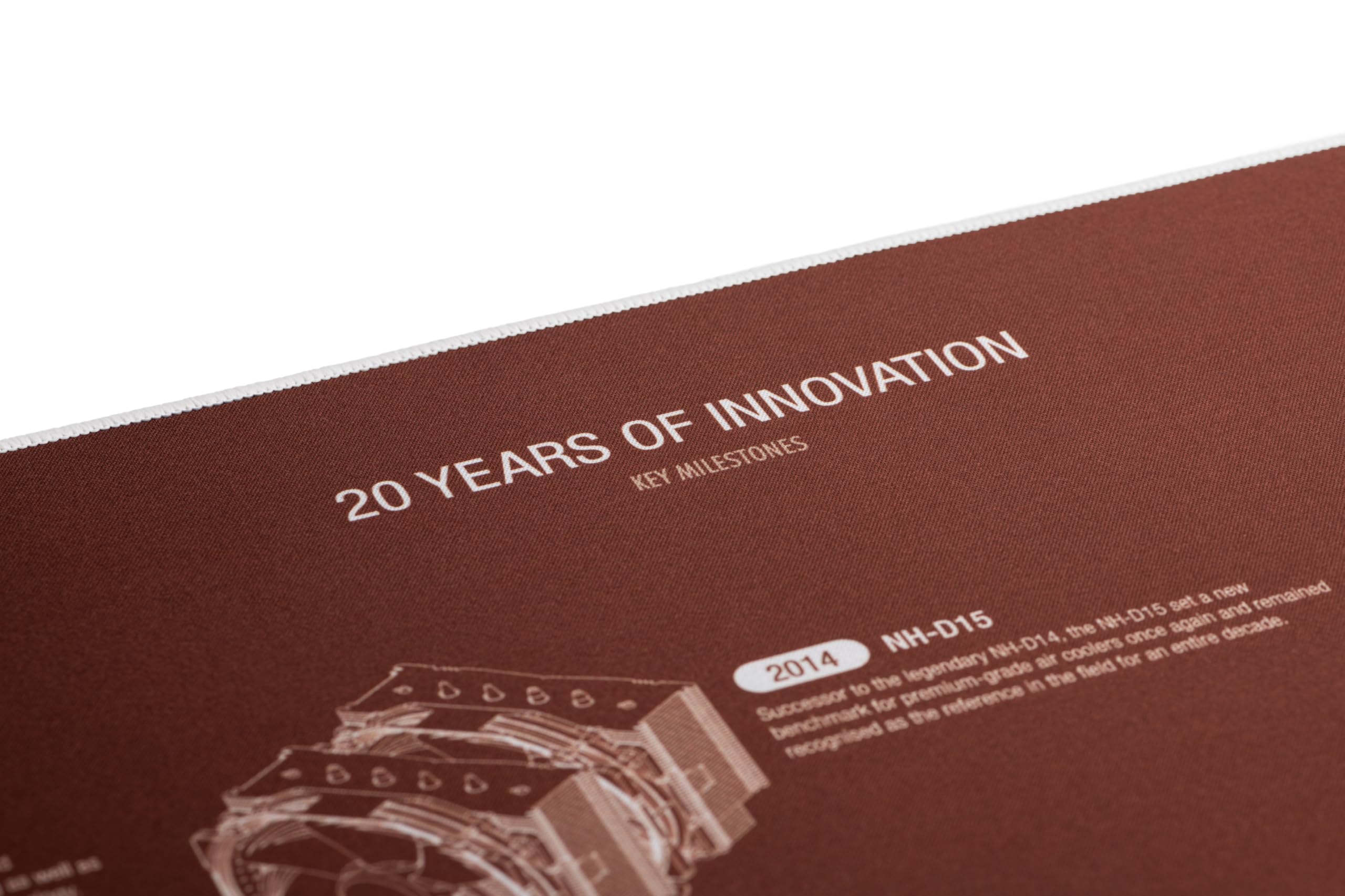 Noctua NP-DM3 : Tapis de Bureau Célébrant le 20ème Anniversaire de la Marque, 90x40 CM (Brun)