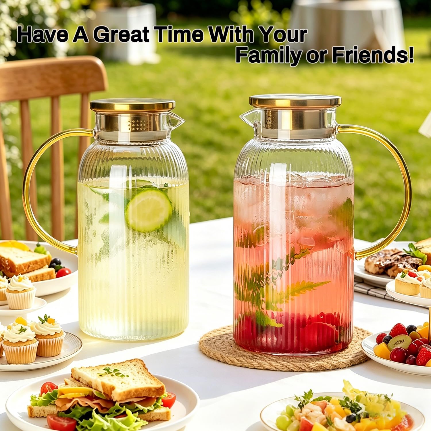 Buaic Paquete de 2 jarras de vidrio con tapa, 1,927.8 g/2 litros, jarra clásica de agua con rayas verticales con asa, jarra de agua de vidrio para infusión fría, café, limonada, té helado y bebidas