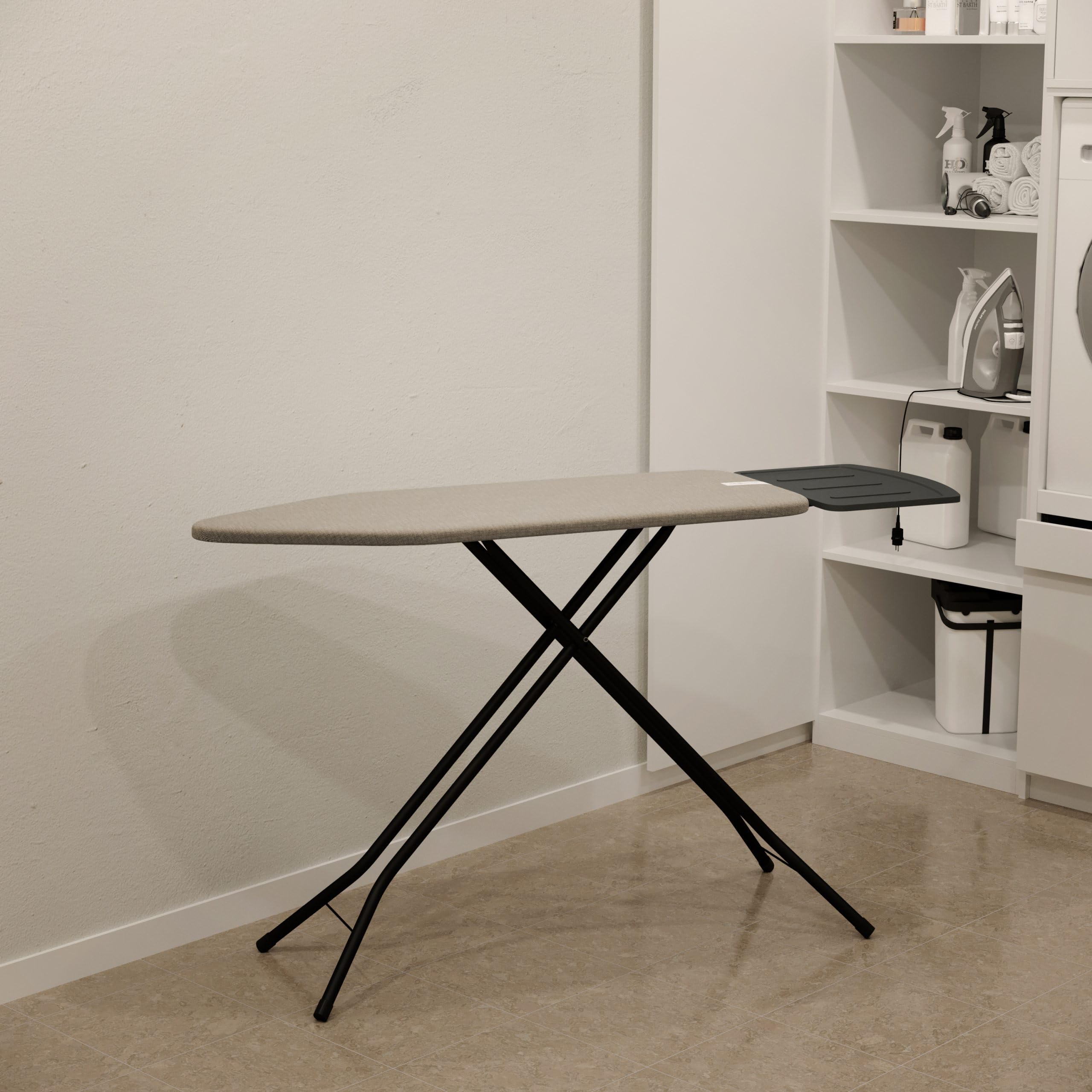 Bügelbrett – Mit Dampfbügelstation-Ablage – 122x38 cm – Stabil und standfest – Höhenverstellbar – Luxuriöses Bügelerlebnis – Farbe: Beige