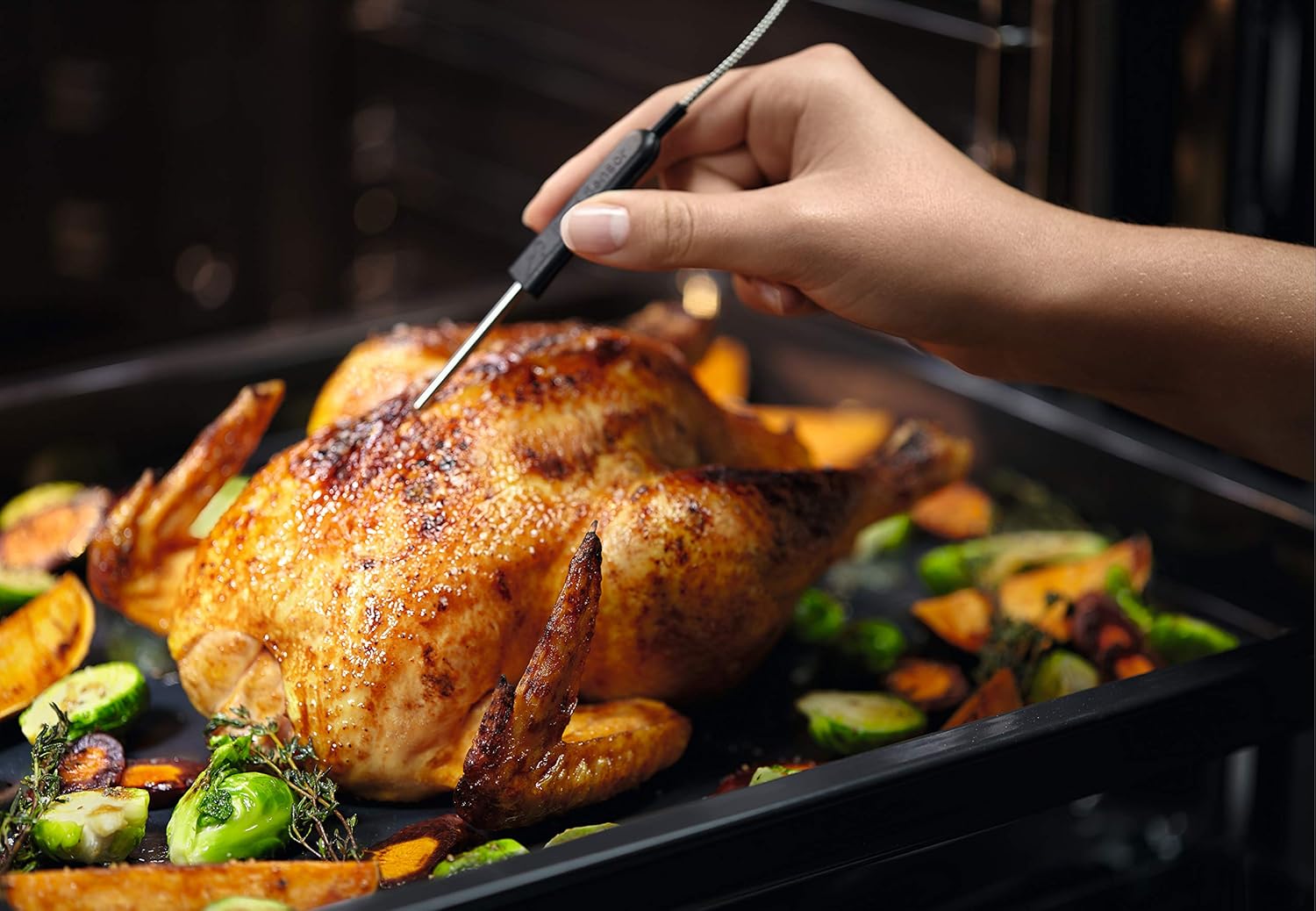 Electrolux SteamBoost 800 Forno a vapore EOB8S09X, forno da incasso, classe A++, tecnologia Steamify, termosonda FoodProbe, display touch Excite, colore Acciao Inox Antimpronta [Classe di efficienza energetica A++]