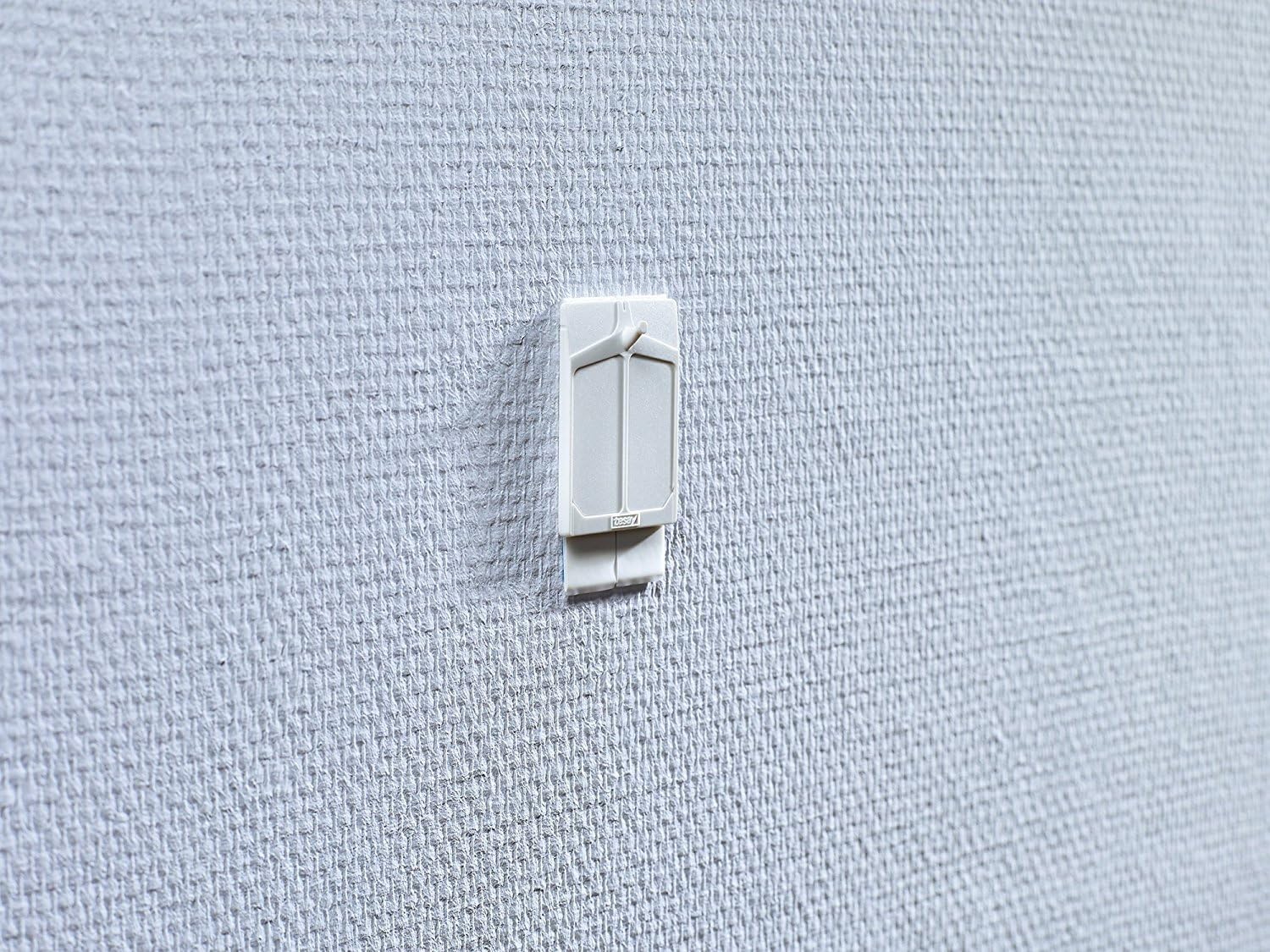 Tesa adhesive hook for wallpapers and plaster, adjustable, carrying capacity, pack of 2, 2 kg / 6 Nägel [3er Pack], 1