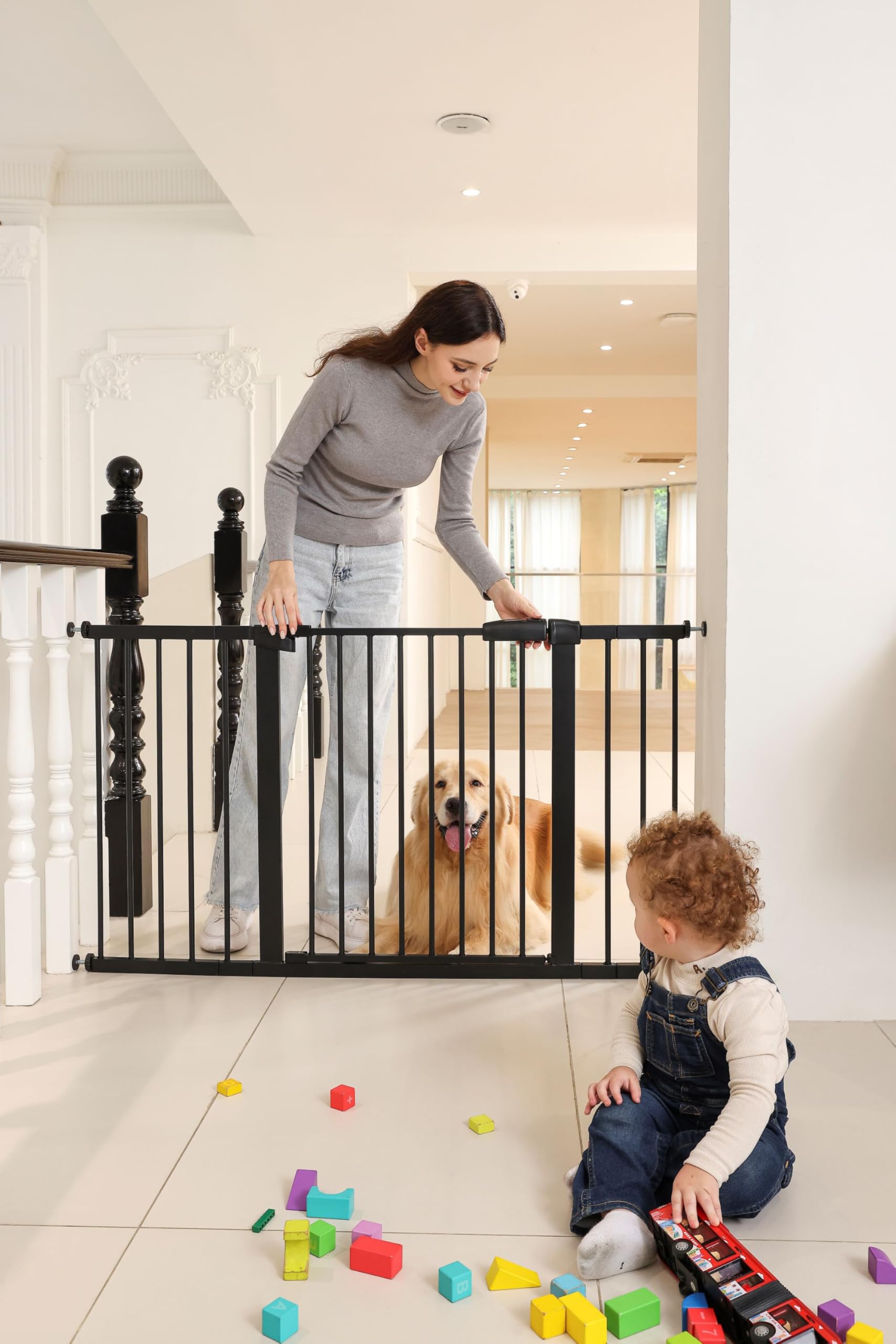 Puerta de seguridad para bebés y mascotas, puerta de metal de 30 pulgadas de alto para puertas y escaleras, fácil de abrir con una sola mano, doble bloqueo, extensiones y soportes de pared incluidos
