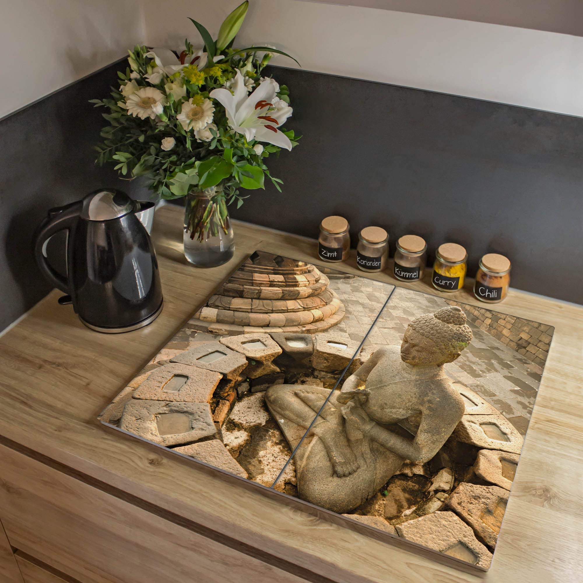 banjado Herdabdeckplatte Glas 2-teilig 60x52cm - Schneidebrett Herdabdeckung - Herdabdeckplatten Ceranfeld 2-teilig - Schneidebrett Glas - Motiv Sitzender Buddha