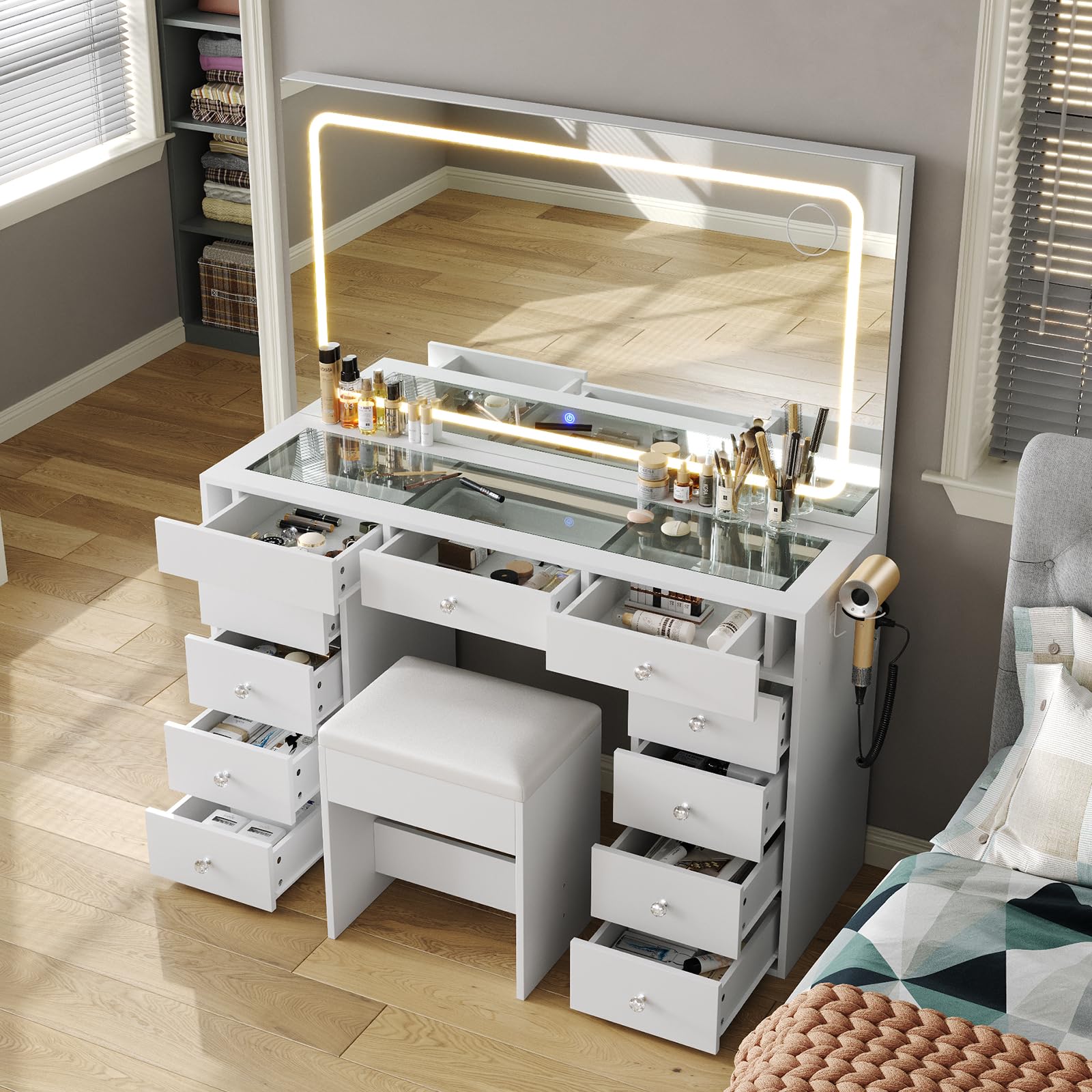 Yanosaku Postazione Trucco con Specchio LED e Sgabello, 11 Cassetti, Toeletta Trucco con Piano in Vetro e Prese di Corrente, Vanity Moderna Bianca per Camera da Letto