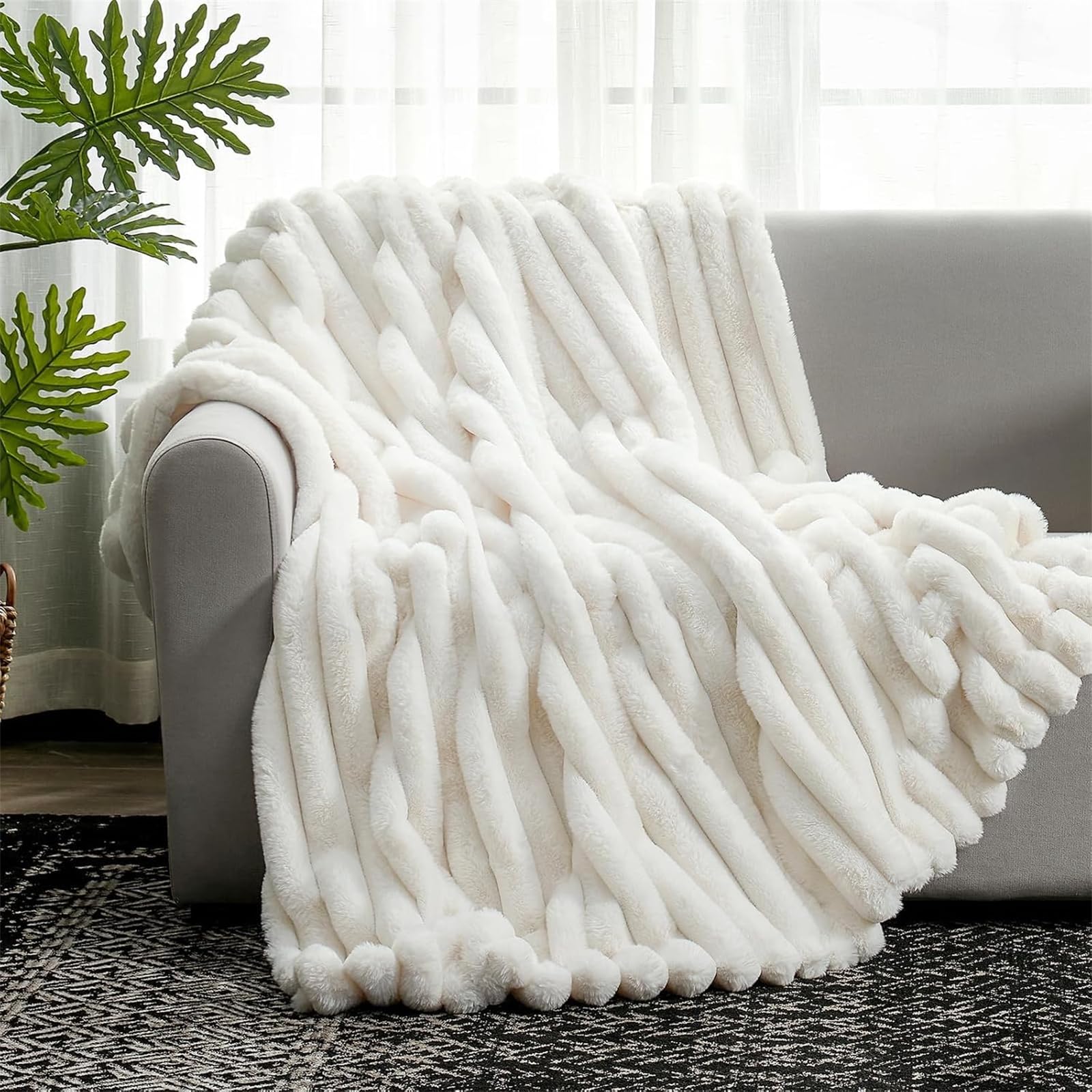 LINGKY Faux Rabbit Fur Luxury Plush Throw Blanket