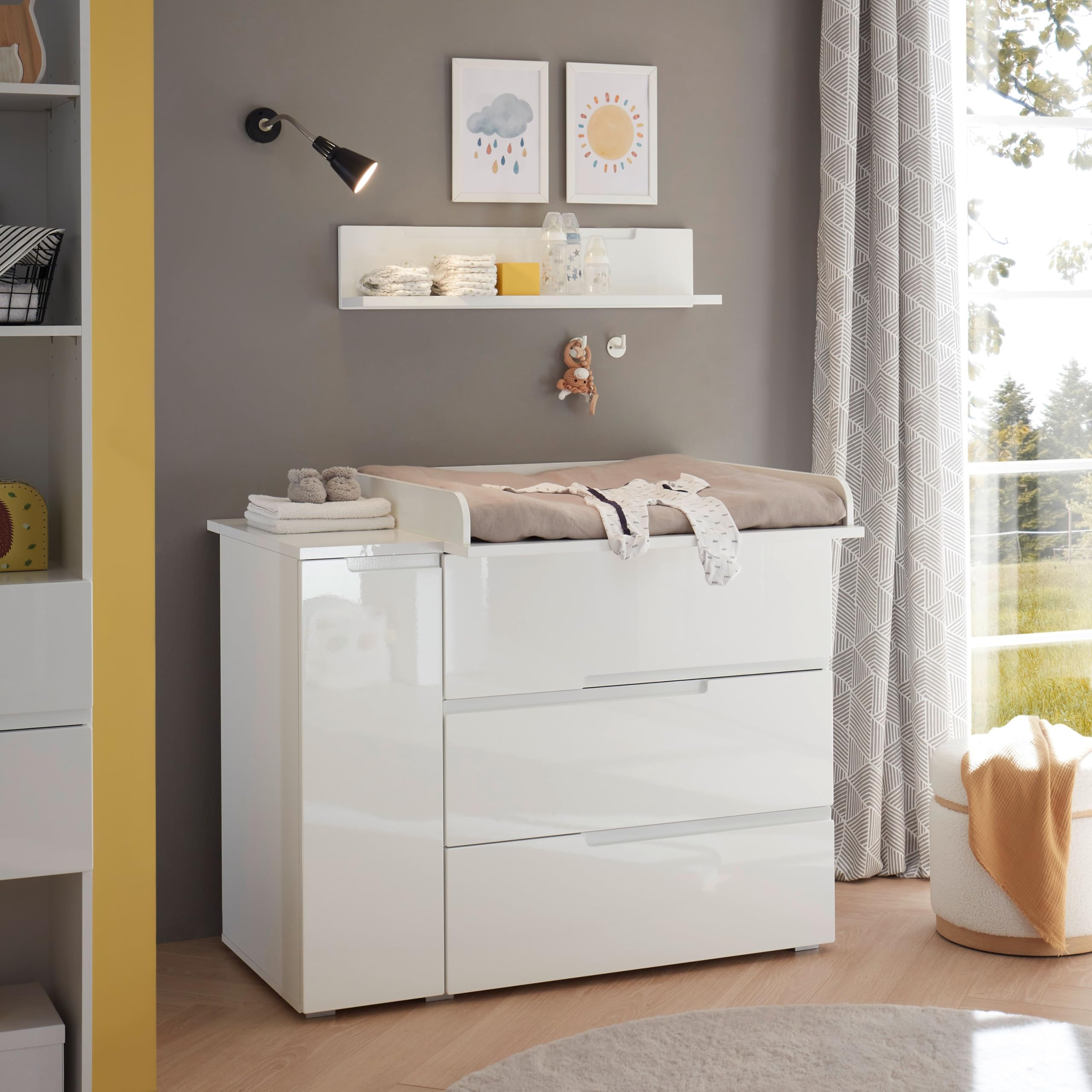 SPICE Wickelkommode inklusive Wickelaufsatz Weiß Hochglanz Wickeltisch | 120 x 102 x 80 cm (B/H/T), 1 Tür mit Boden, 3 Schubkästen, Griffmulden, Babyzimmer