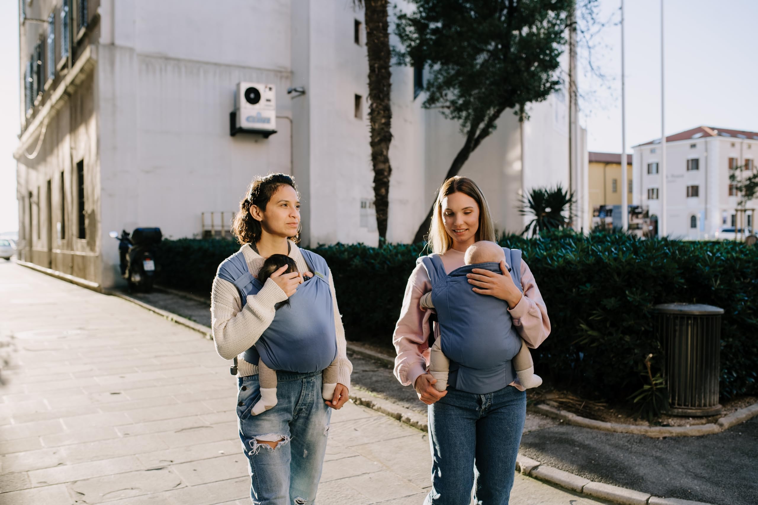 Boba Bliss Porte Bébé Pour Nourrissons/Jeunes Enfants Pesant Entre 3,2 et 16 kg, Hybride et 2 en 1, Écharpe de Portage Bébé Sans Nœud, Bon Positionnement des Hanches (Vintage Navy Blue) - 5