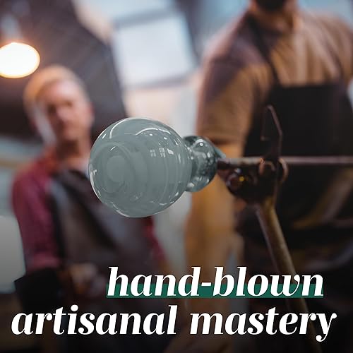 Miniatura 3 de Greenline Goods Florero acanalado con parte inferior redondeada  Floreros de vidrio soplado a mano gris para flores, diseño acanalado y acanalado