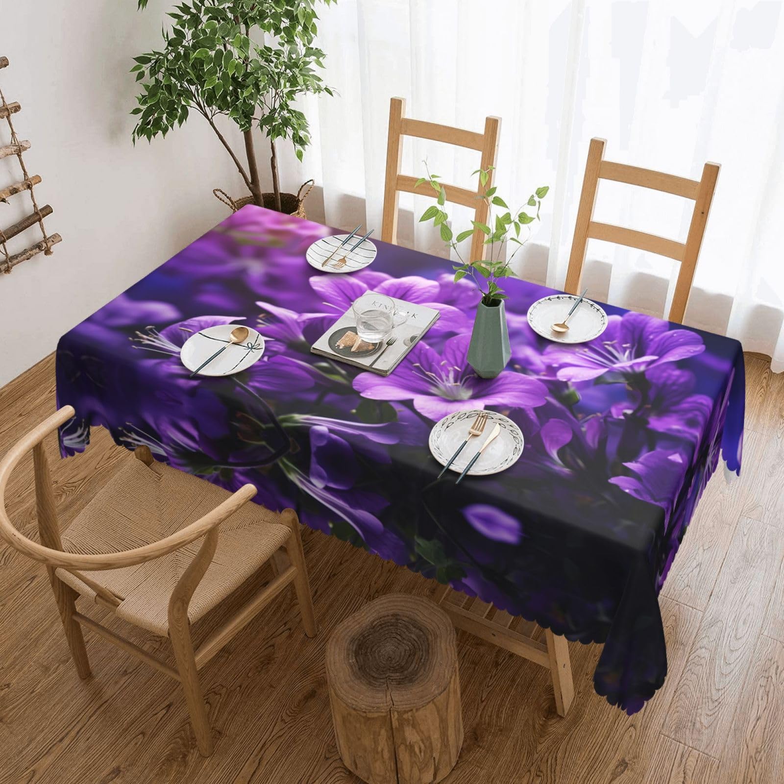 Nappe carrée fleurs violettes pour repas de famille