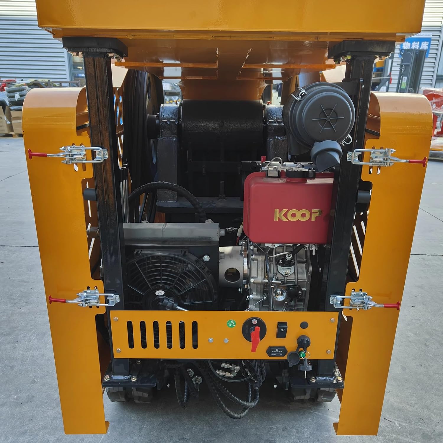 Compact Tracked Mini Mobile Crusher Plant, Portable Rock & Concrete Crushing Machine, Mobile Aggregate & Recycling Crusher for Quarry Mining, Road Construction & Demolition Projects