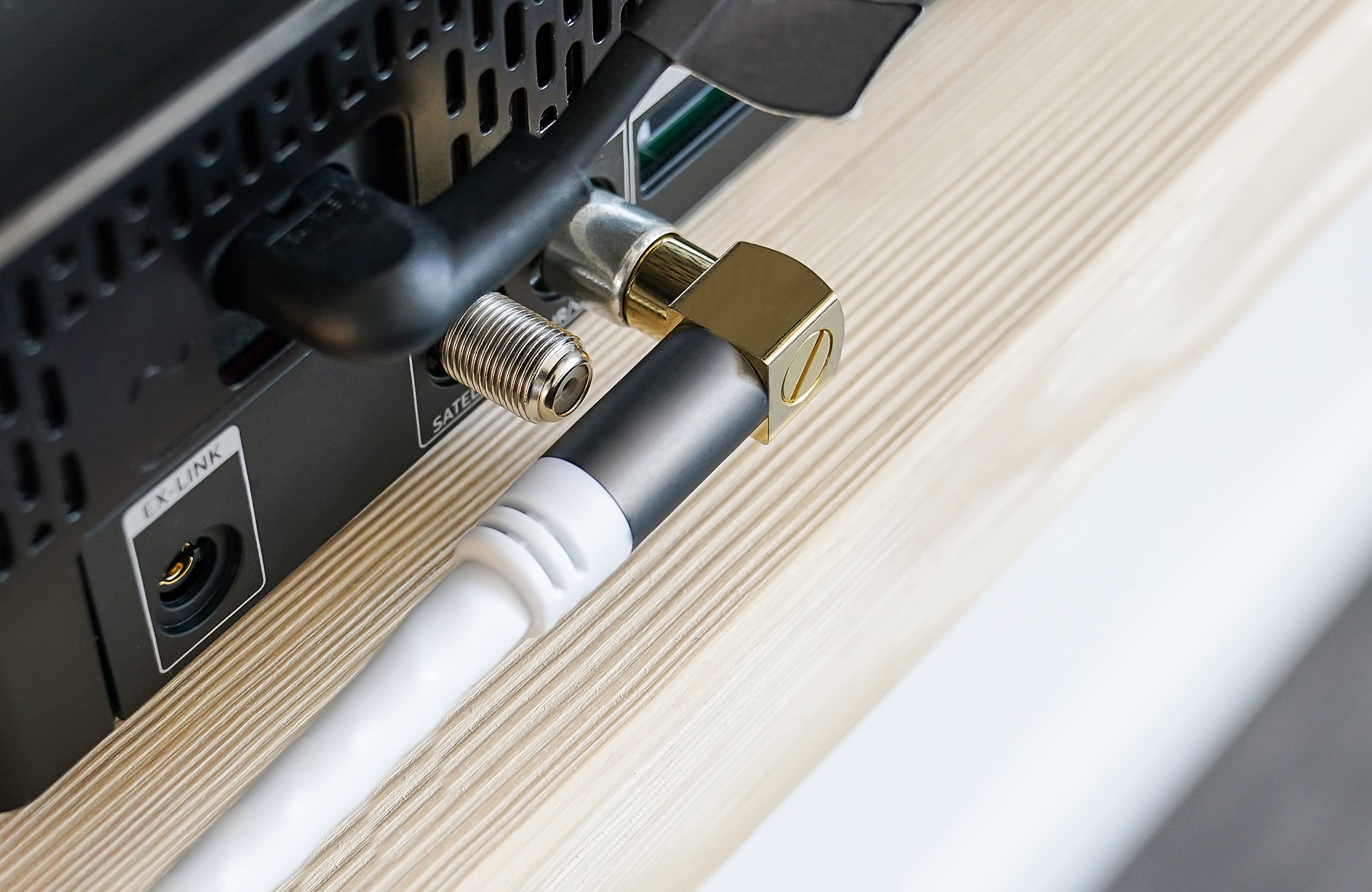 Good Connections Alcasa GC-M2070 SmartFLEX TV Winkel-Antennenkabel, 30 m, IEC/Koax Stecker gewinkelt an Buchse, 4-fach geschirmt/120dB/75 Ohm, vergoldete Anschlüsse Weiß - Alcasa