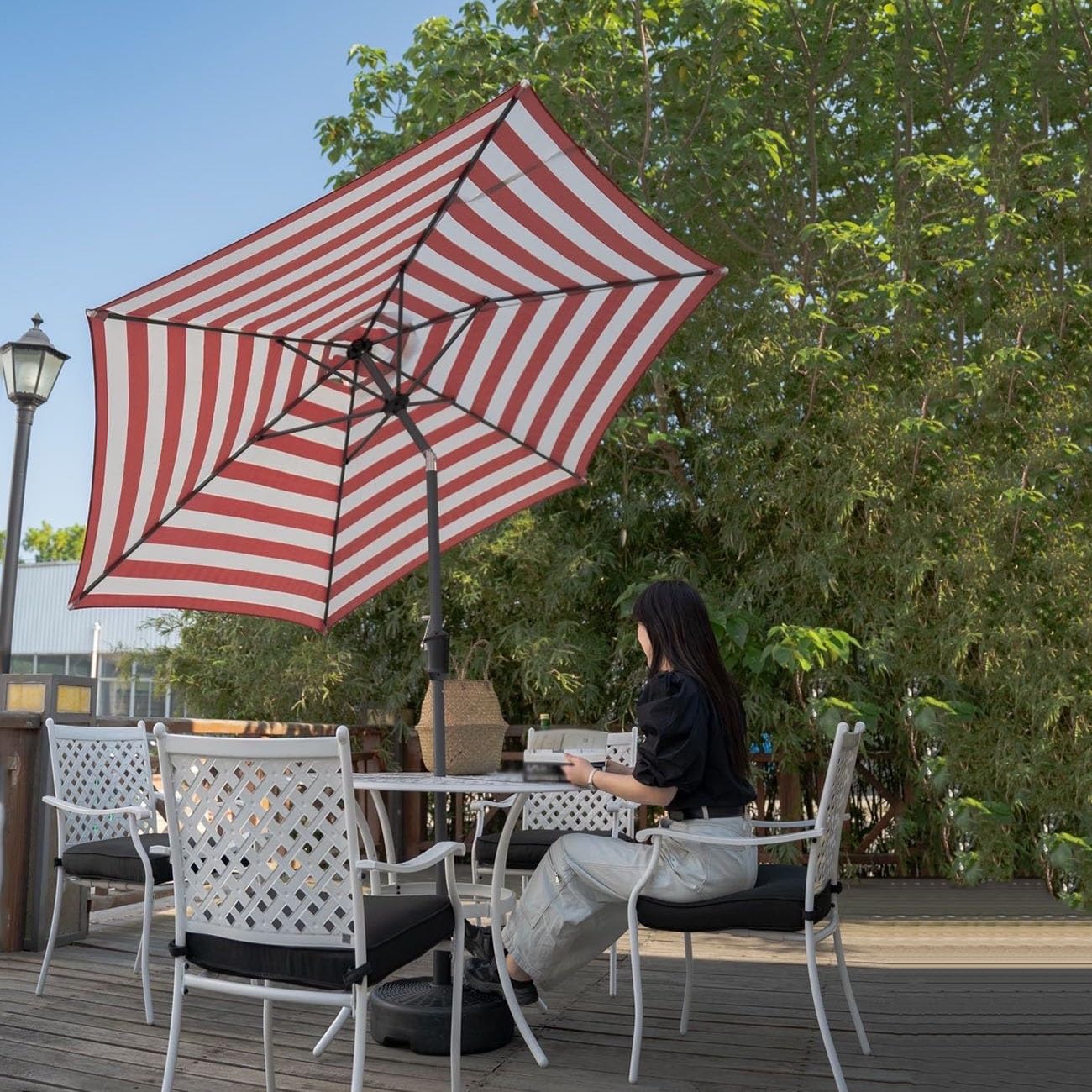 Parasol ogrodowy, 265 cm Parasol stołowy na zewnątrz z pochyleniem i korbą, czerwono-białe paski, ochrona przed promieniowaniem UV Parasol ogrodowy na taras, basen, podwórko