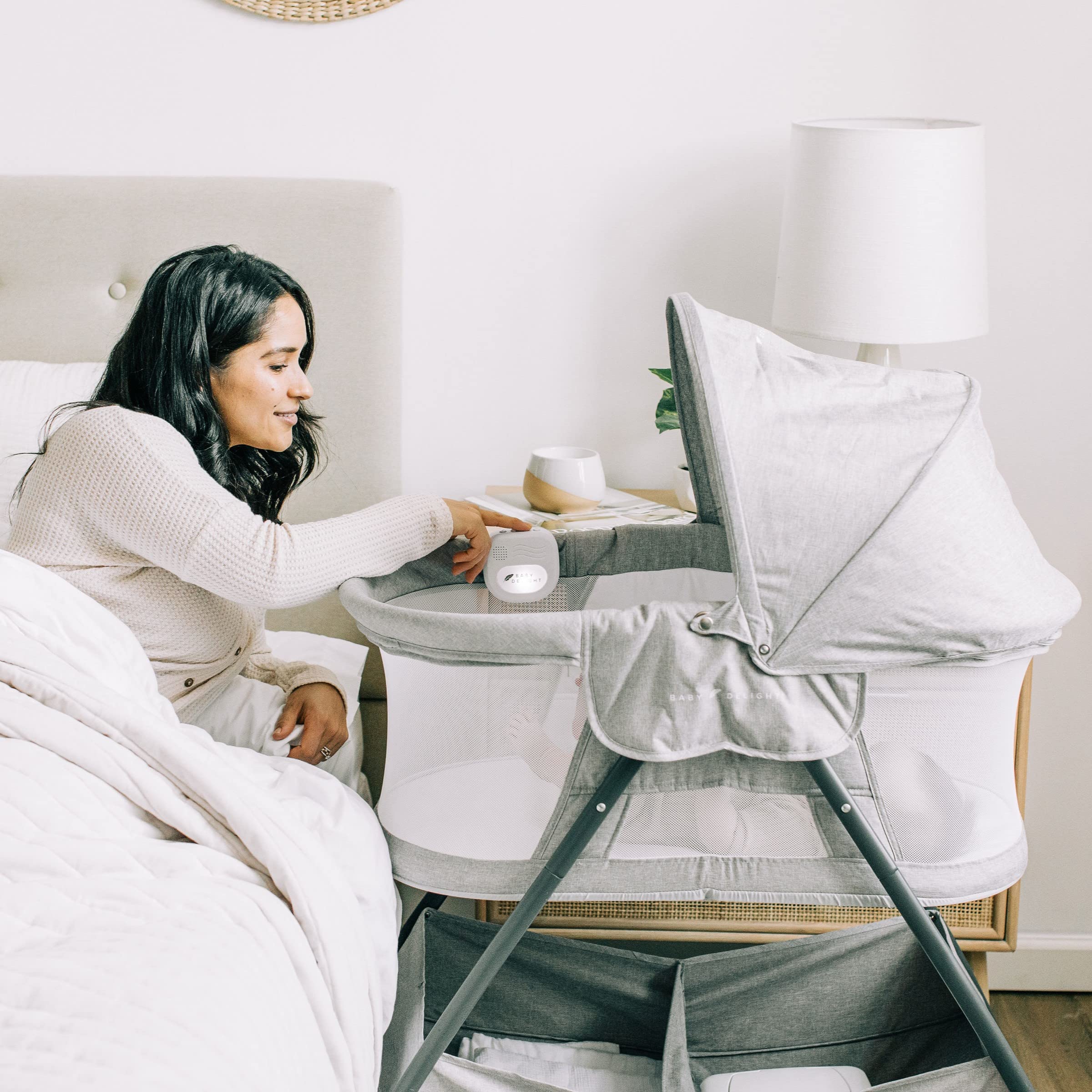 輝く高品質な ファーストポートBaby Delight Beside Me Dreamer Bedside Sleeper