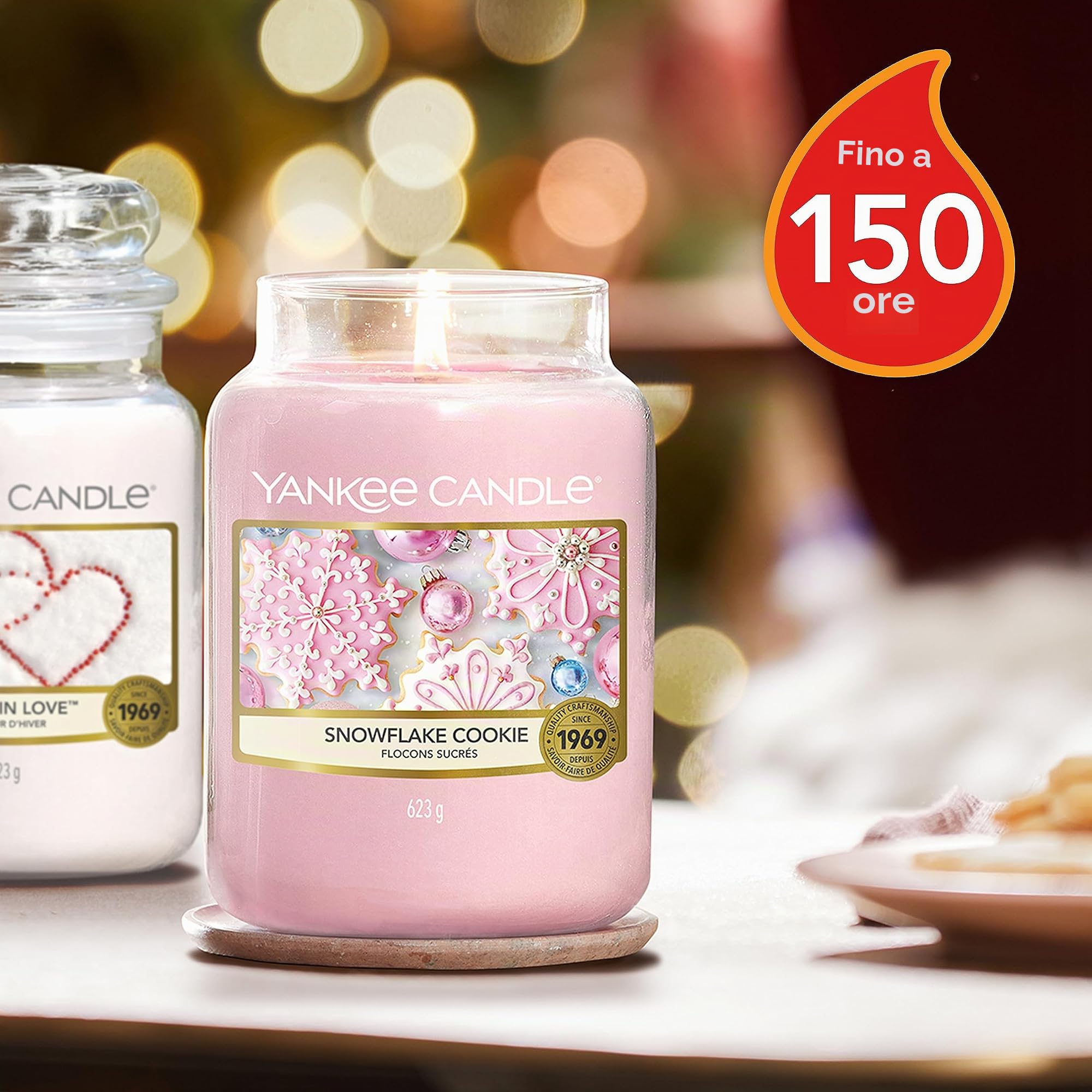 Bundle of Yankee Candle Candela Profumata In Giara Grande, Durata Fino A 150 Ore, 10.7 X 10.7 X 16.8 Cm + Yankee Candle Candela Grande Vaso, Biscotto del Fiocco di Neve