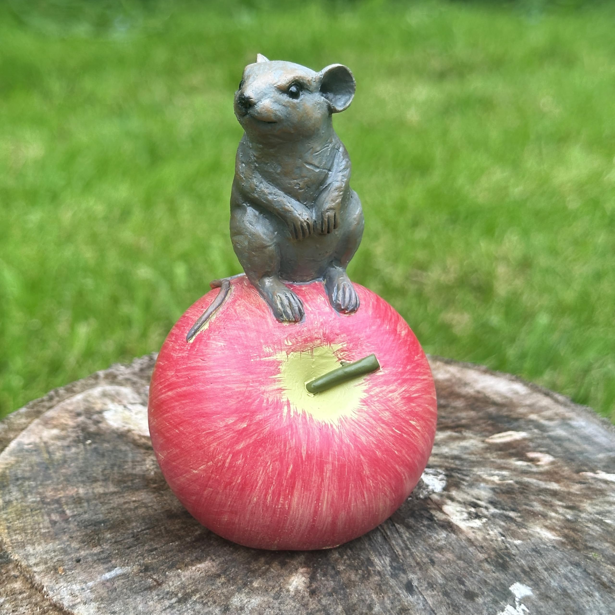 Animal Crackers White Mouse (Mouse On Red Apple)