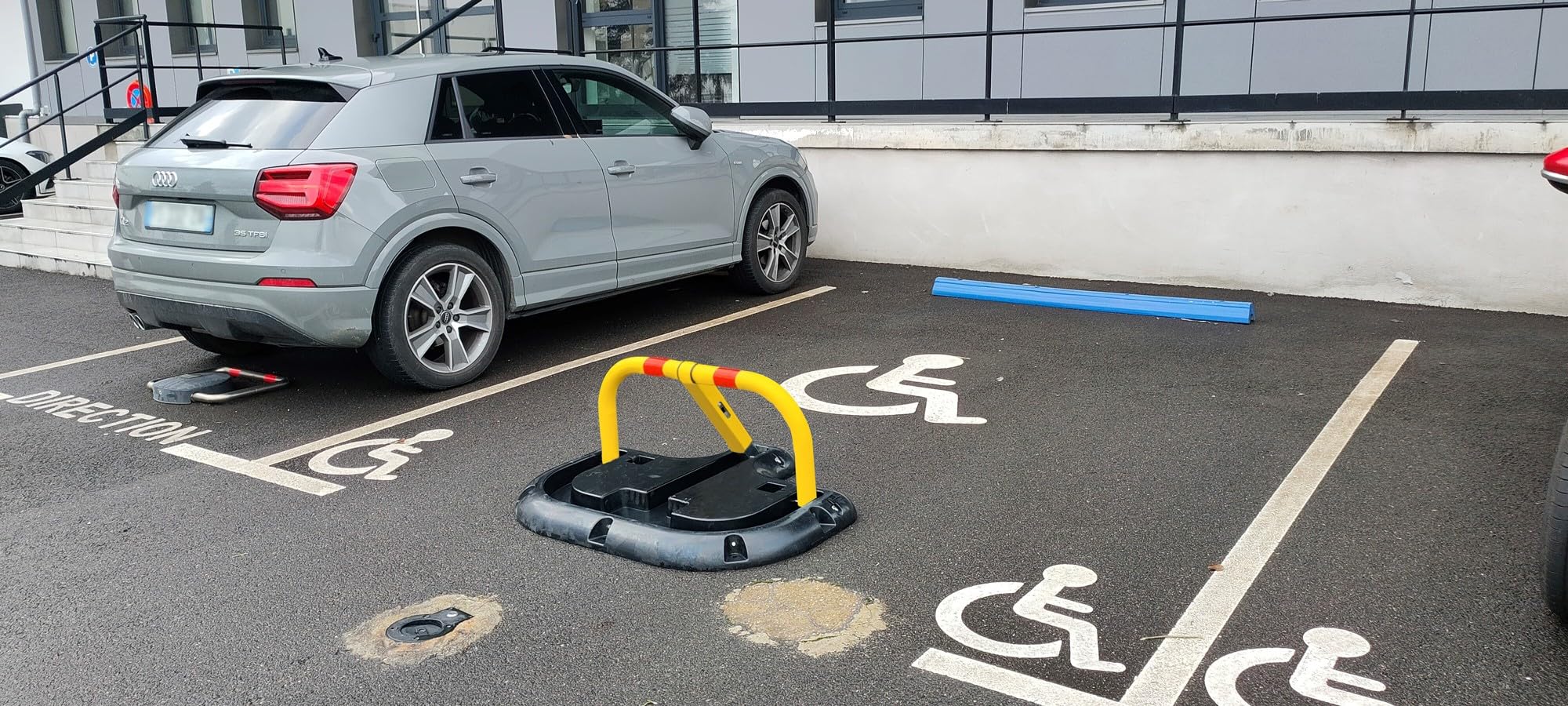 Structure caoutchouc à fixer avec arceau de parking haute visibilité - ouverture multiple