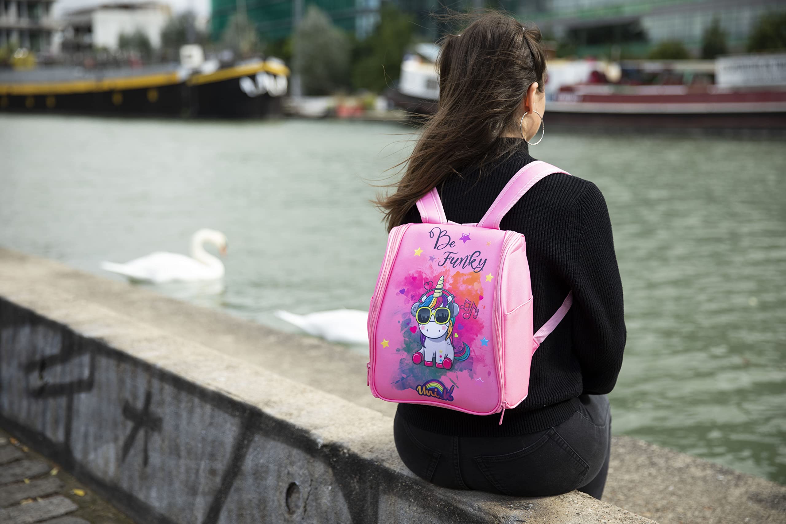 Konix Unik Sac à Dos de Protection et Transport Nintendo Switch, Switch Lite et Switch OLED - Rangement Console, Jeux et Accessoires - Motif Be Funky